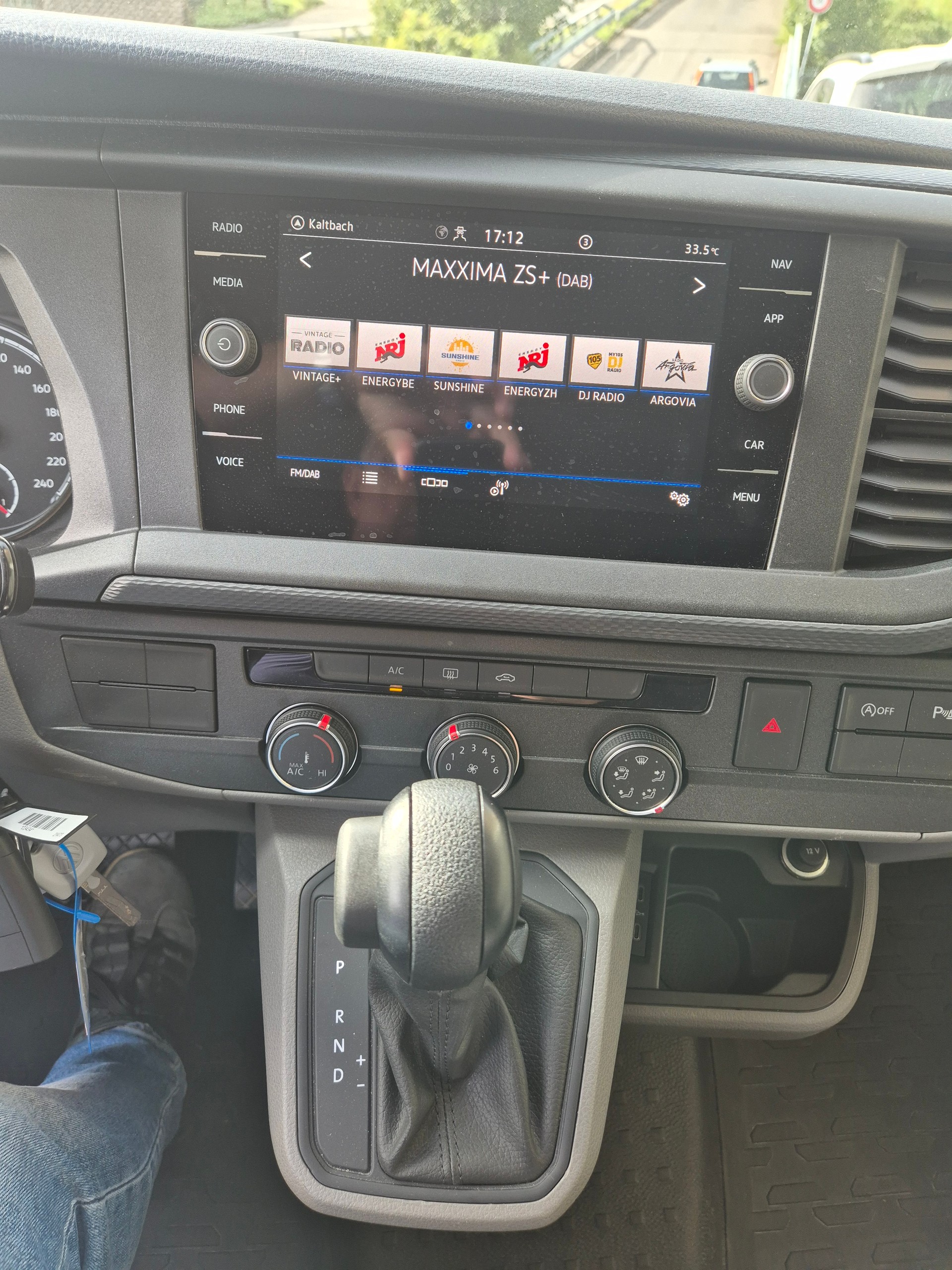 VW T6.1 Kombi 2.0 TDI 4Motion DSG LWB 9-Sitzplätze-image-6