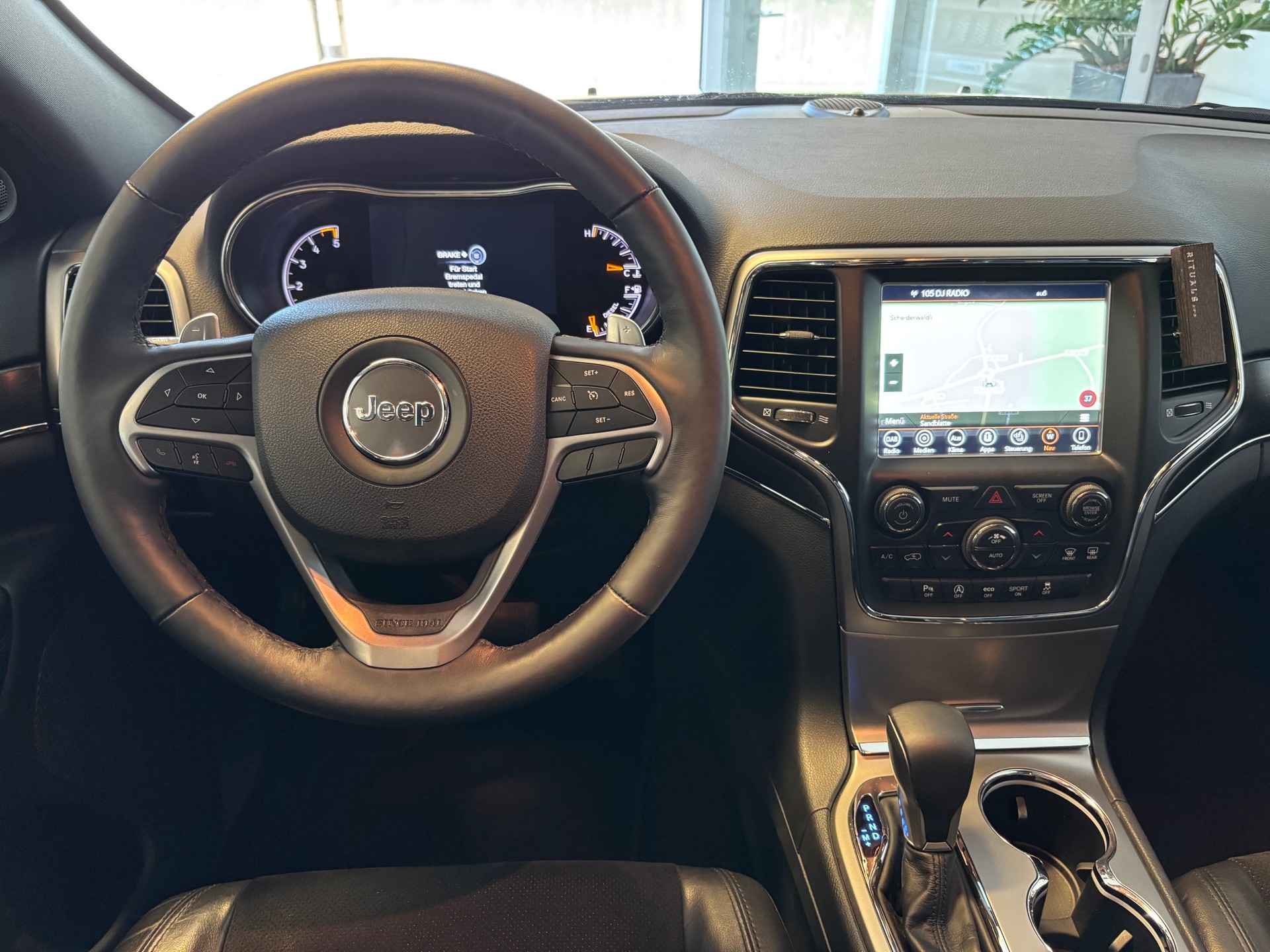 JEEP Grand Cherokee 3.0 CRD Night Eagle Automatic-image-11