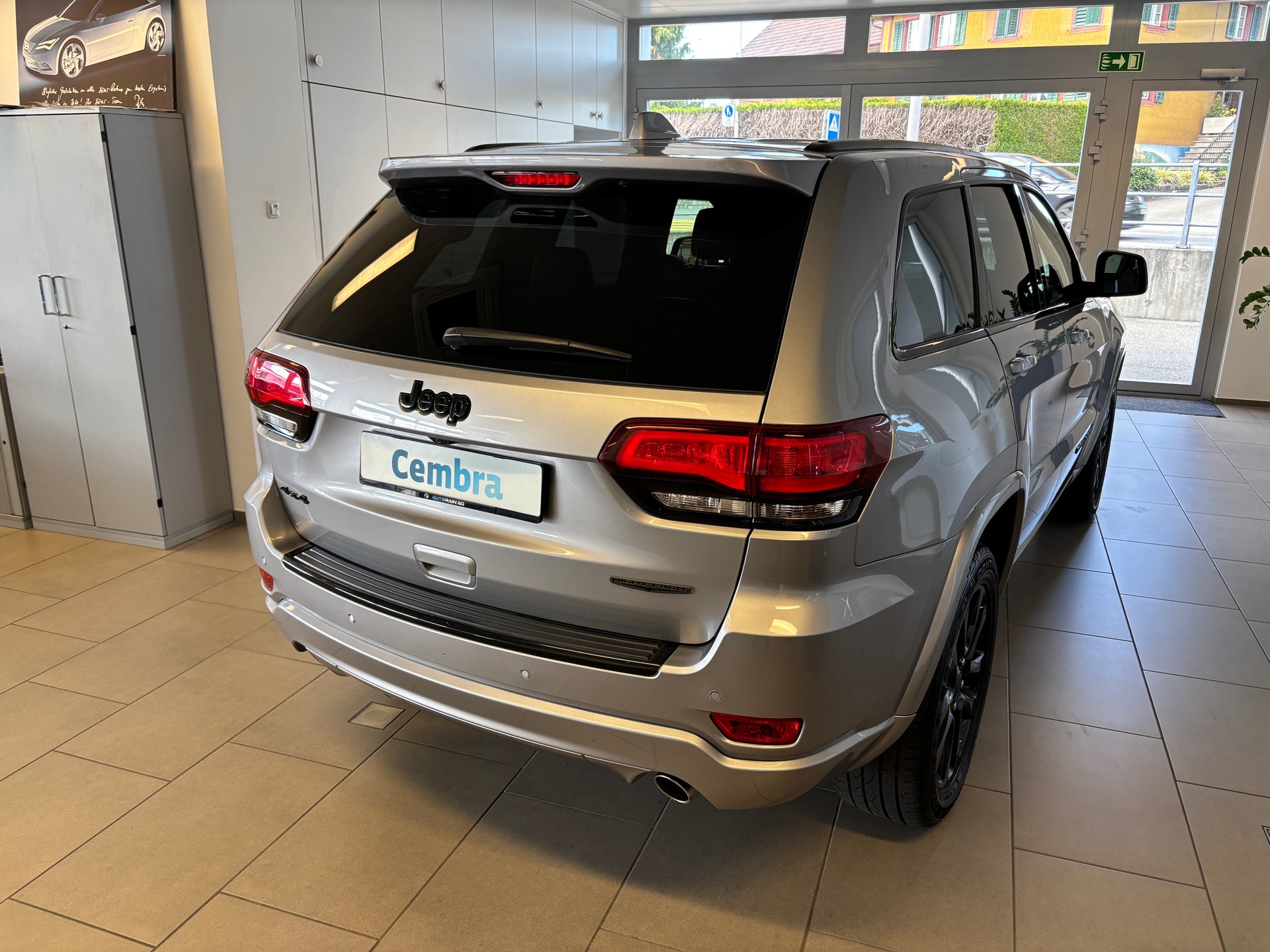 JEEP Grand Cherokee 3.0 CRD Night Eagle Automatic-image-2