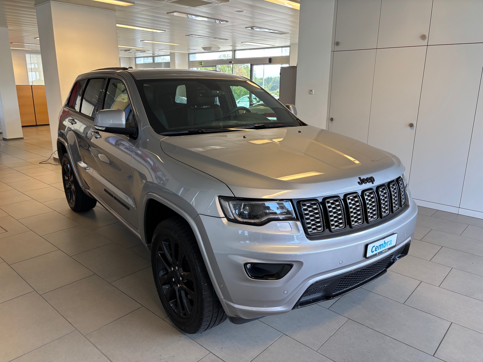 JEEP Grand Cherokee 3.0 CRD Night Eagle Automatic-image-1