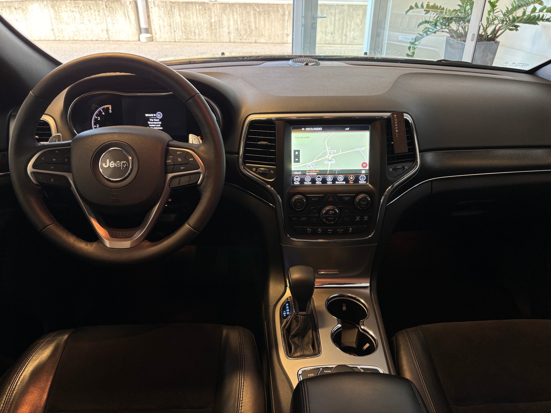 JEEP Grand Cherokee 3.0 CRD Night Eagle Automatic-image-10