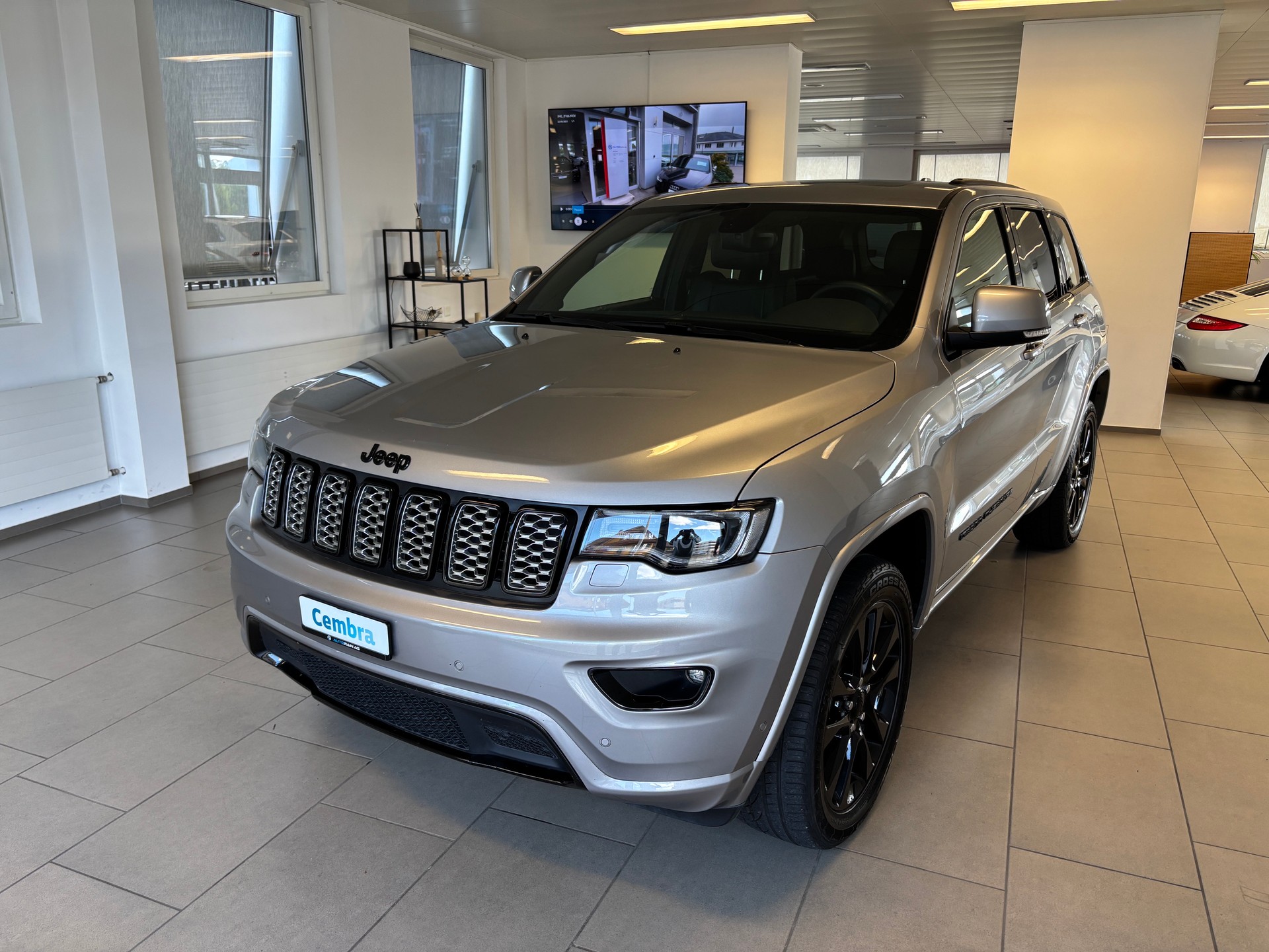 JEEP Grand Cherokee 3.0 CRD Night Eagle Automatic-image-0