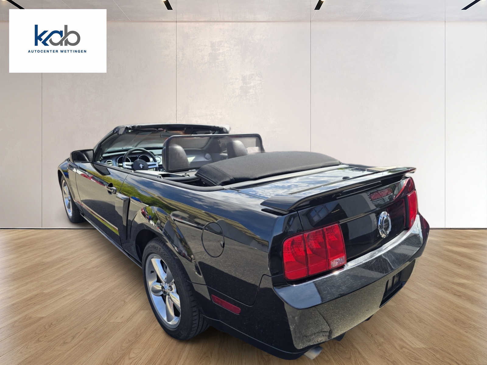 FORD Mustang GT California Special Convertible-image-8