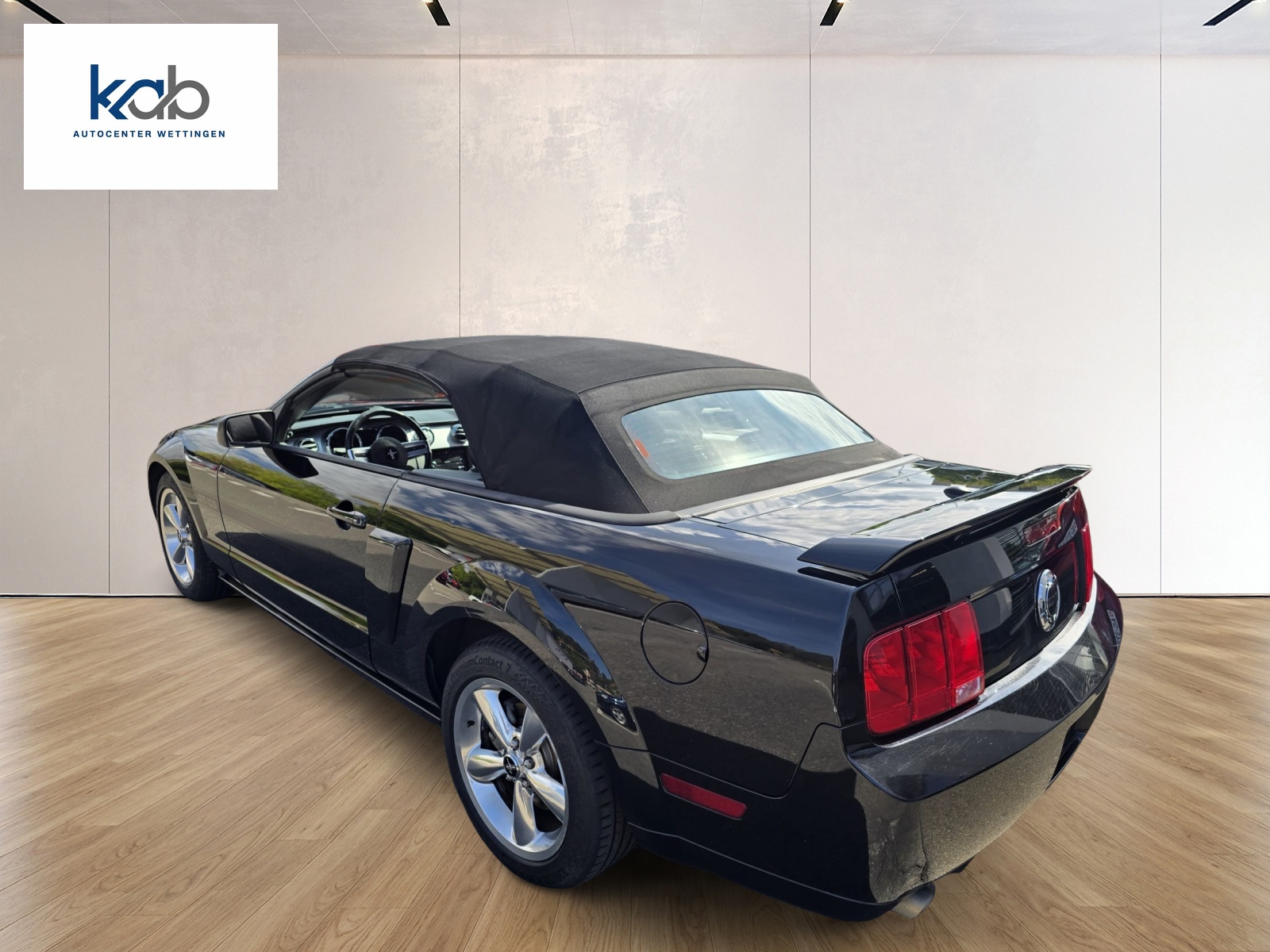 FORD Mustang GT California Special Convertible-image-9