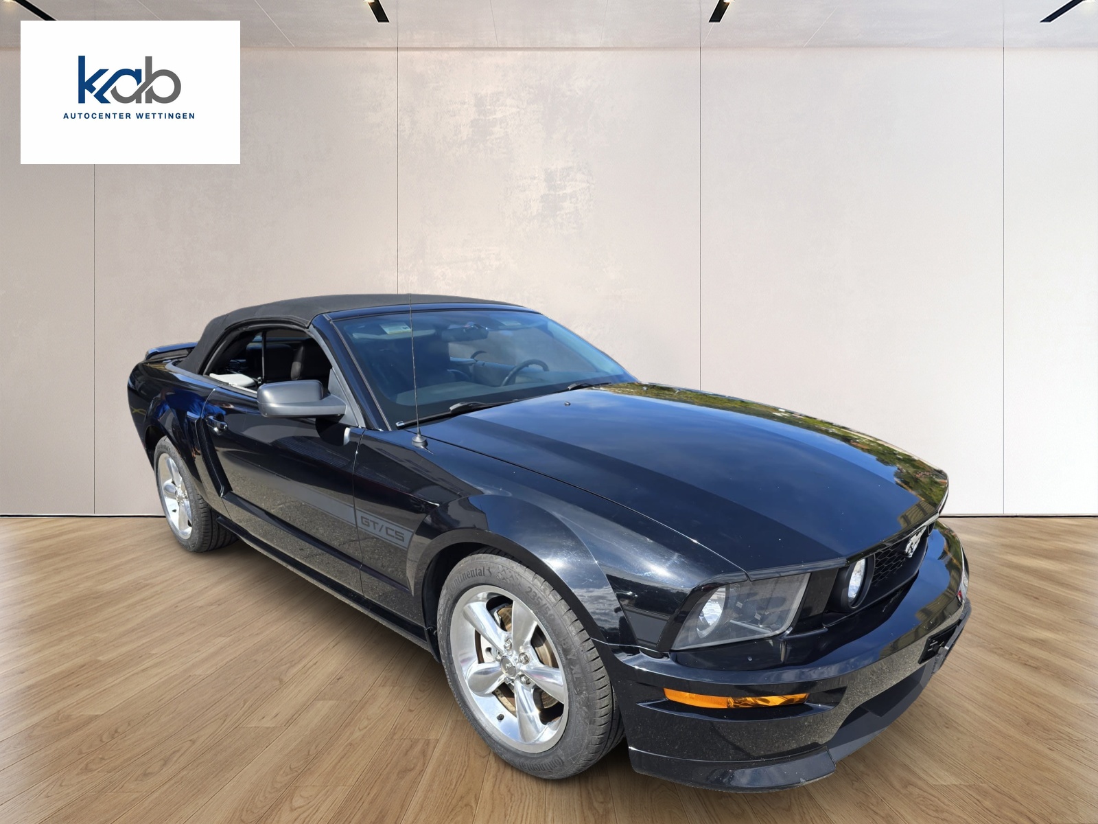 FORD Mustang GT California Special Convertible-showroom-element-1