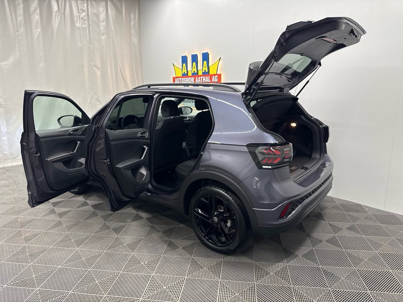 VW T-Cross 1.0TSI R-Line Black Limited 115-image-11