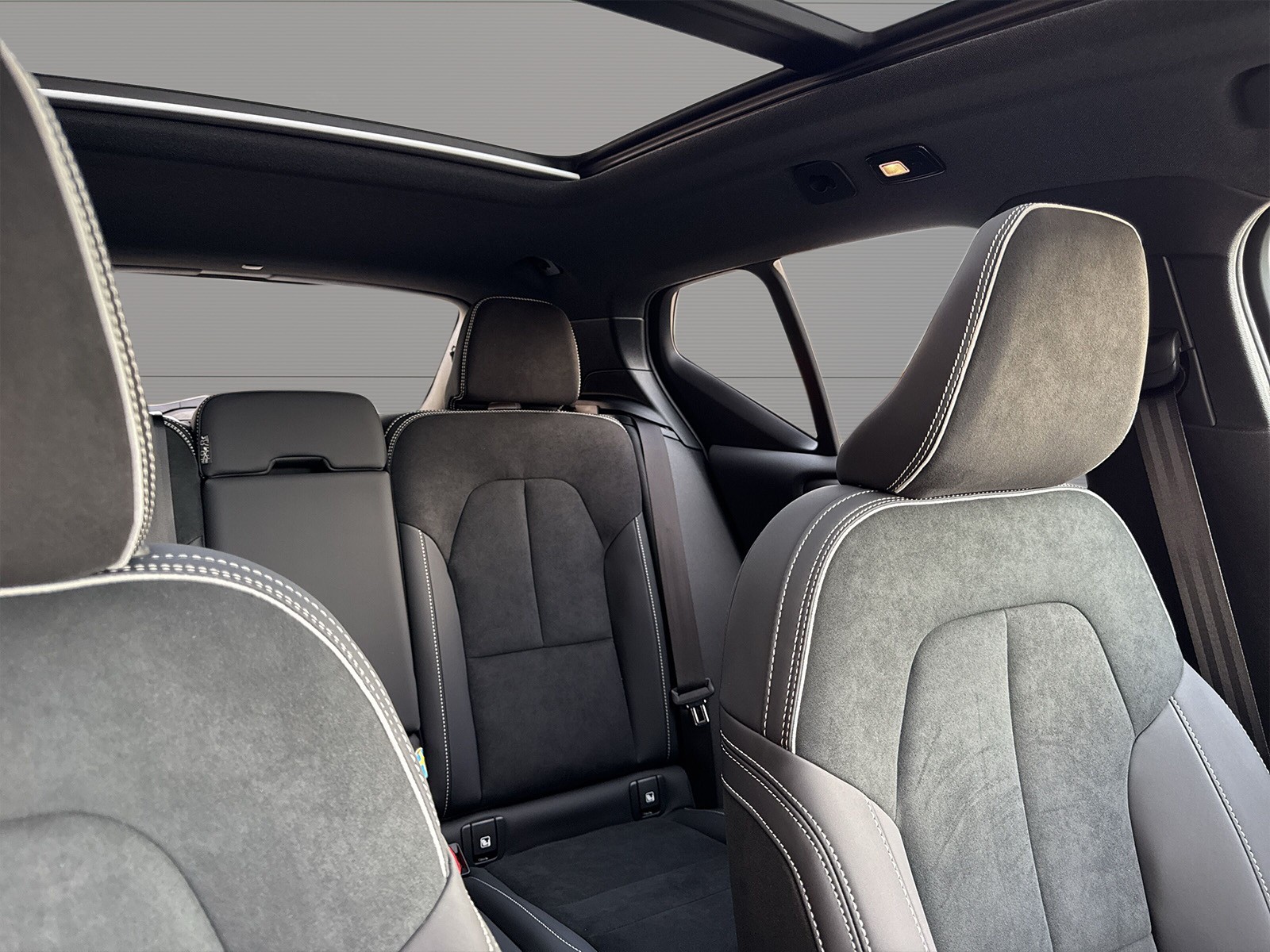 VOLVO EX40 Twin Ultra AWD-image-10