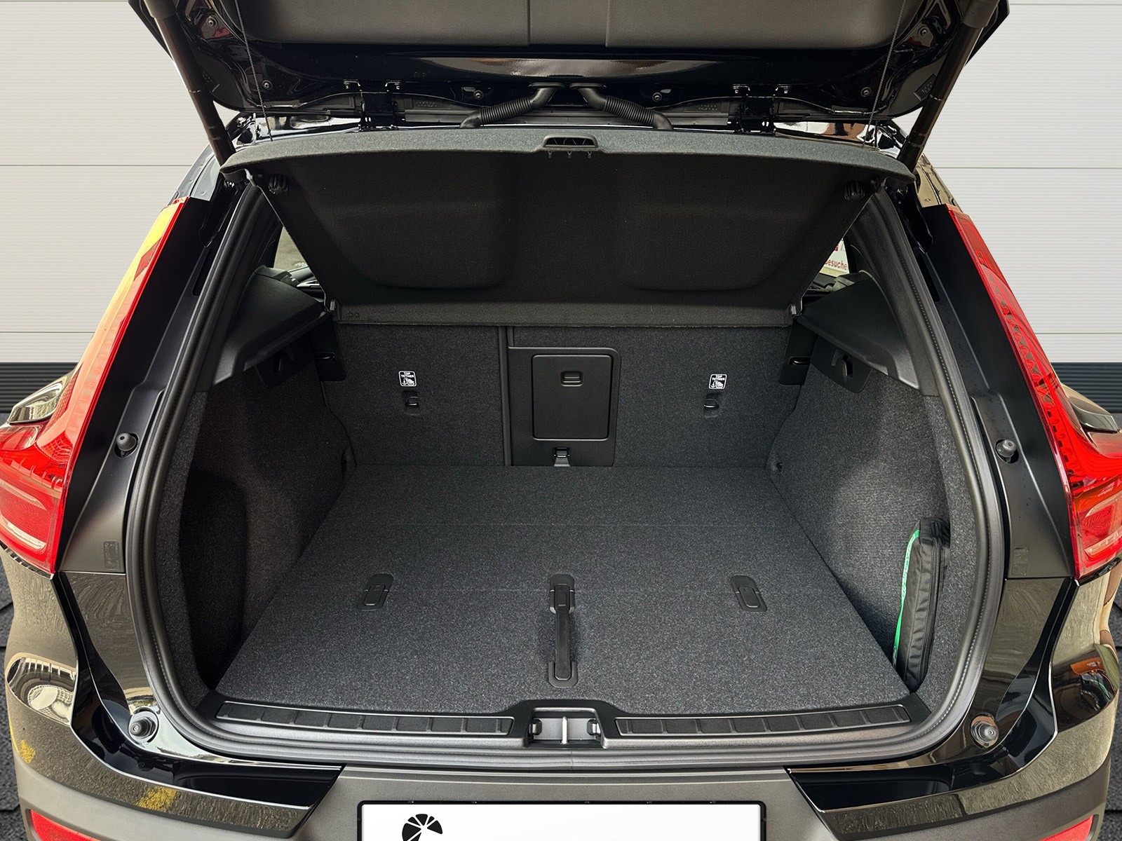 VOLVO EX40 Twin Ultra AWD-image-12