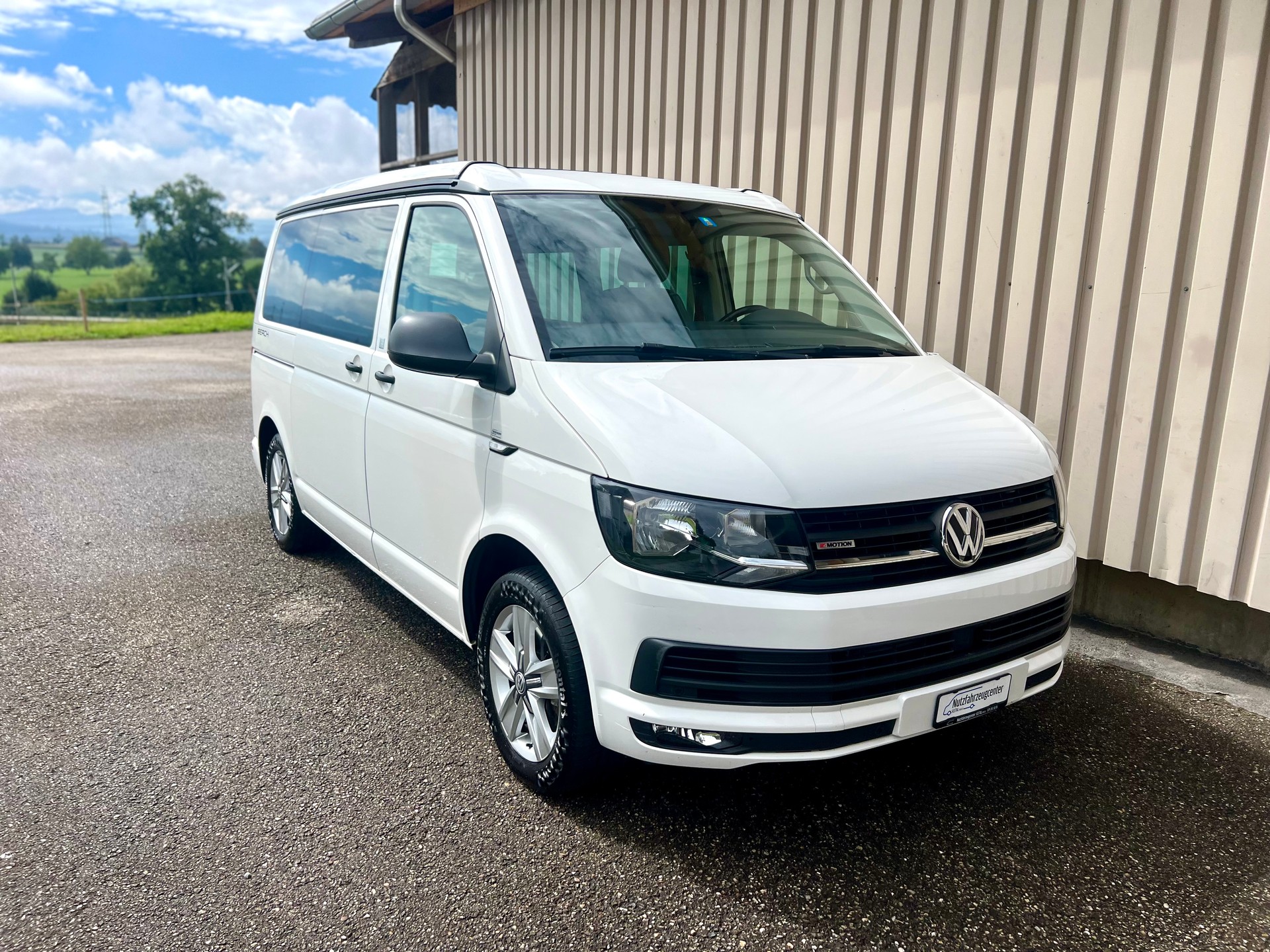 VW T6 California 2.0 TDI Beach Liberty 4Motion DSG 150 PS by Nutzfahrzeugcenter Seetal-image-11