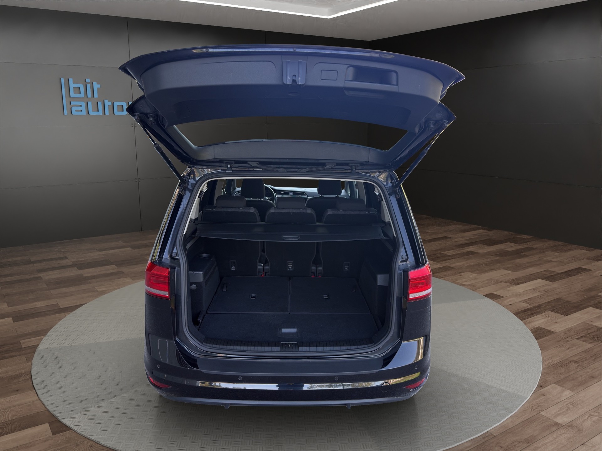 VW Touran 1.6 TDI BlueMotion Technology Family DSG 7Plätzer-image-6