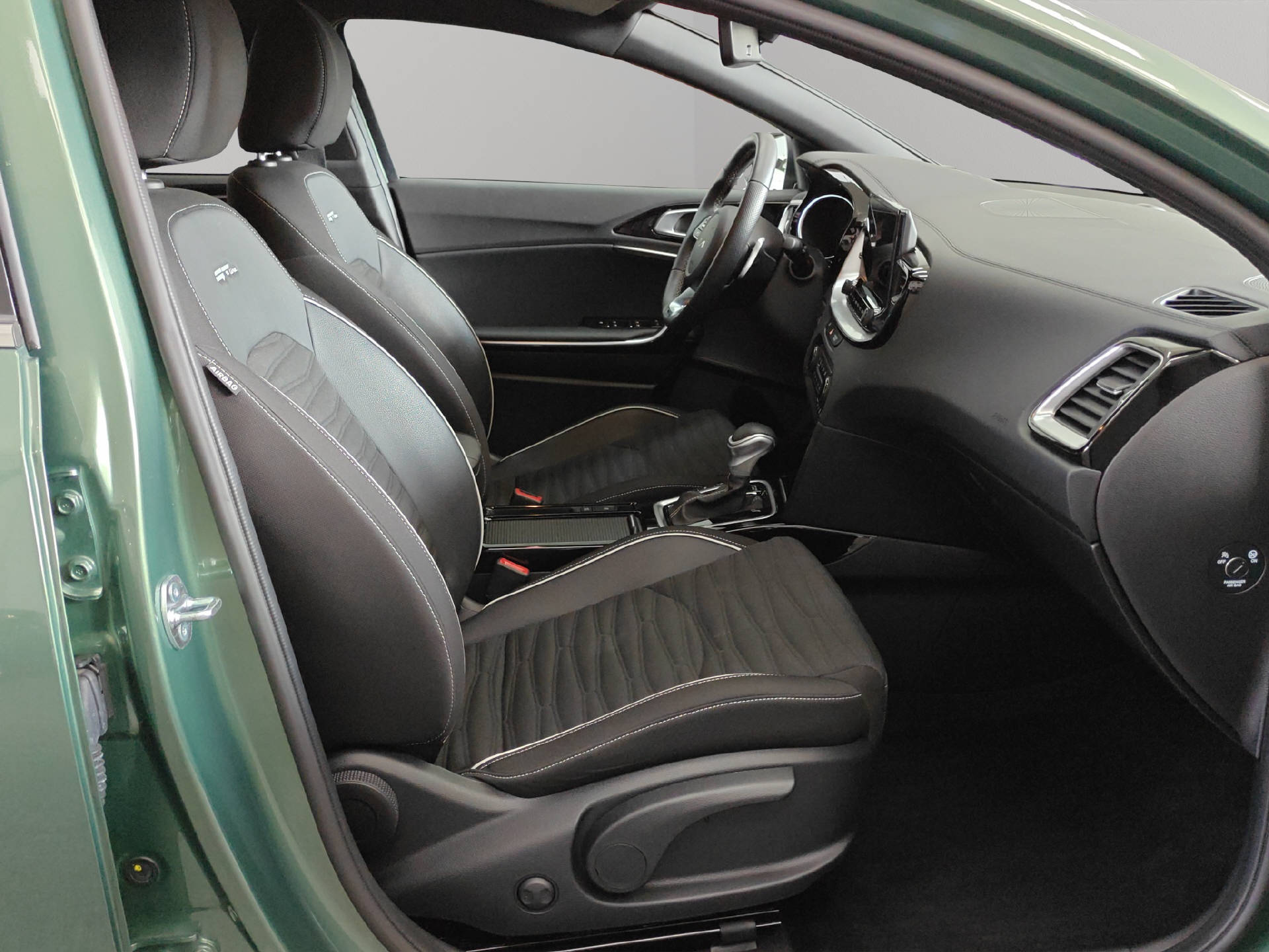 KIA ProCeed 1.5 T-GDi GT-Line Edition-image-7