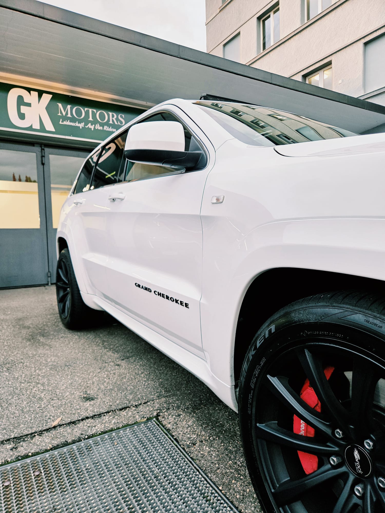 JEEP Grand Cherokee 6.4 SRT8 Automatic-image-6