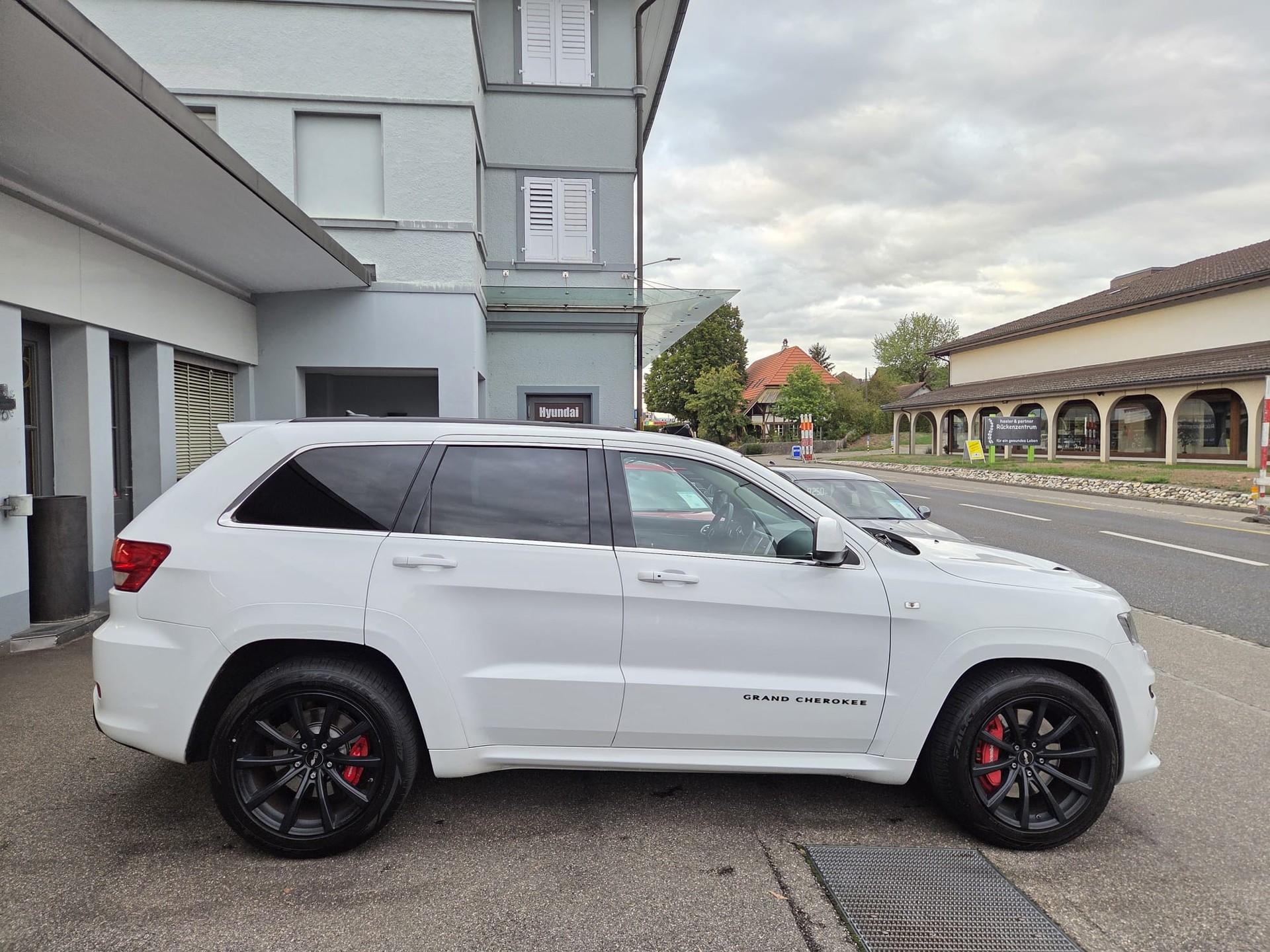JEEP Grand Cherokee 6.4 SRT8 Automatic-image-4