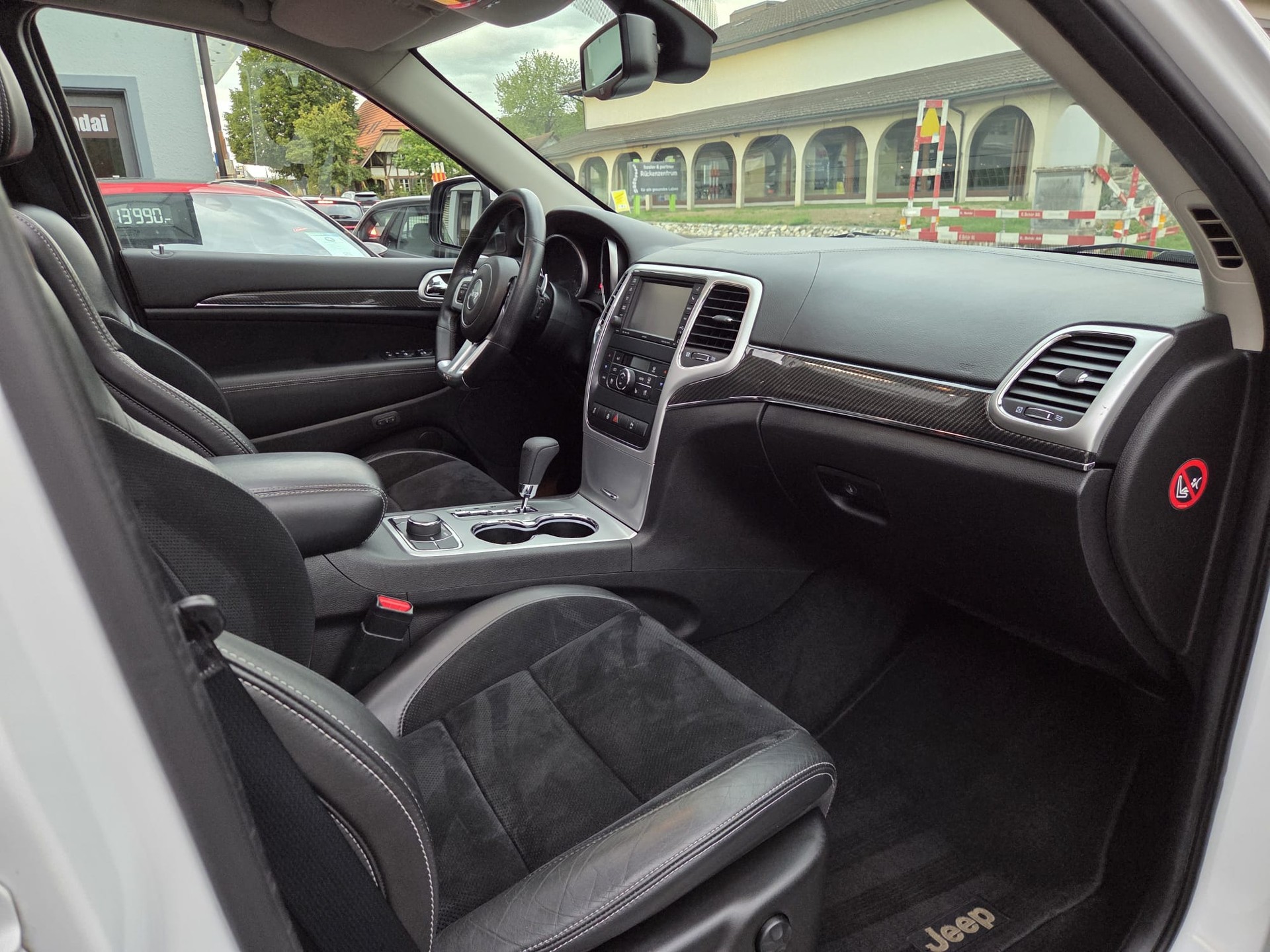 JEEP Grand Cherokee 6.4 SRT8 Automatic-image-10