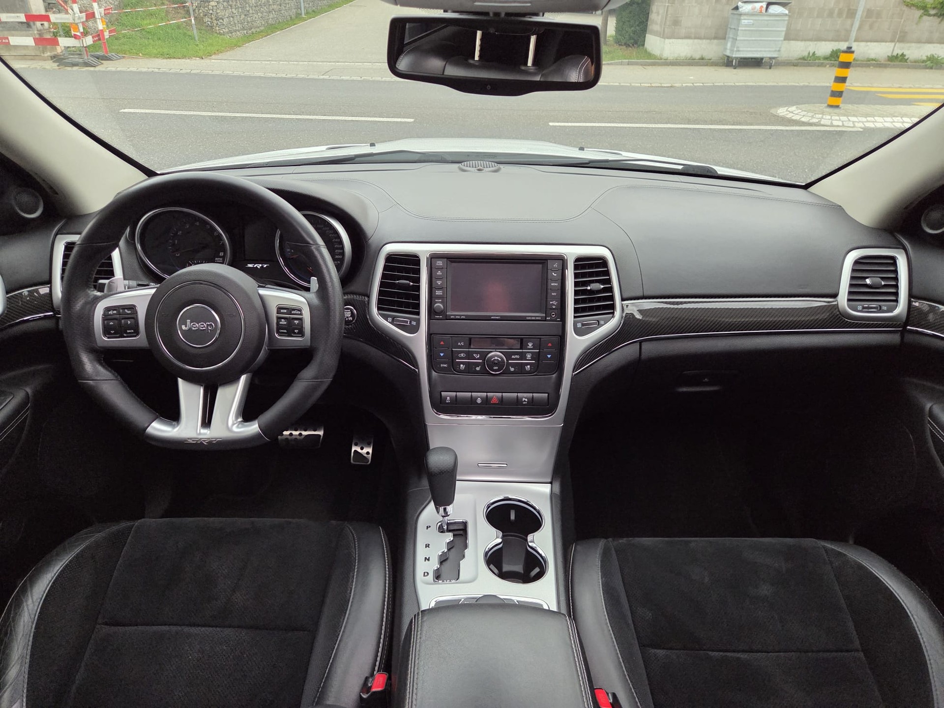 JEEP Grand Cherokee 6.4 SRT8 Automatic-image-11
