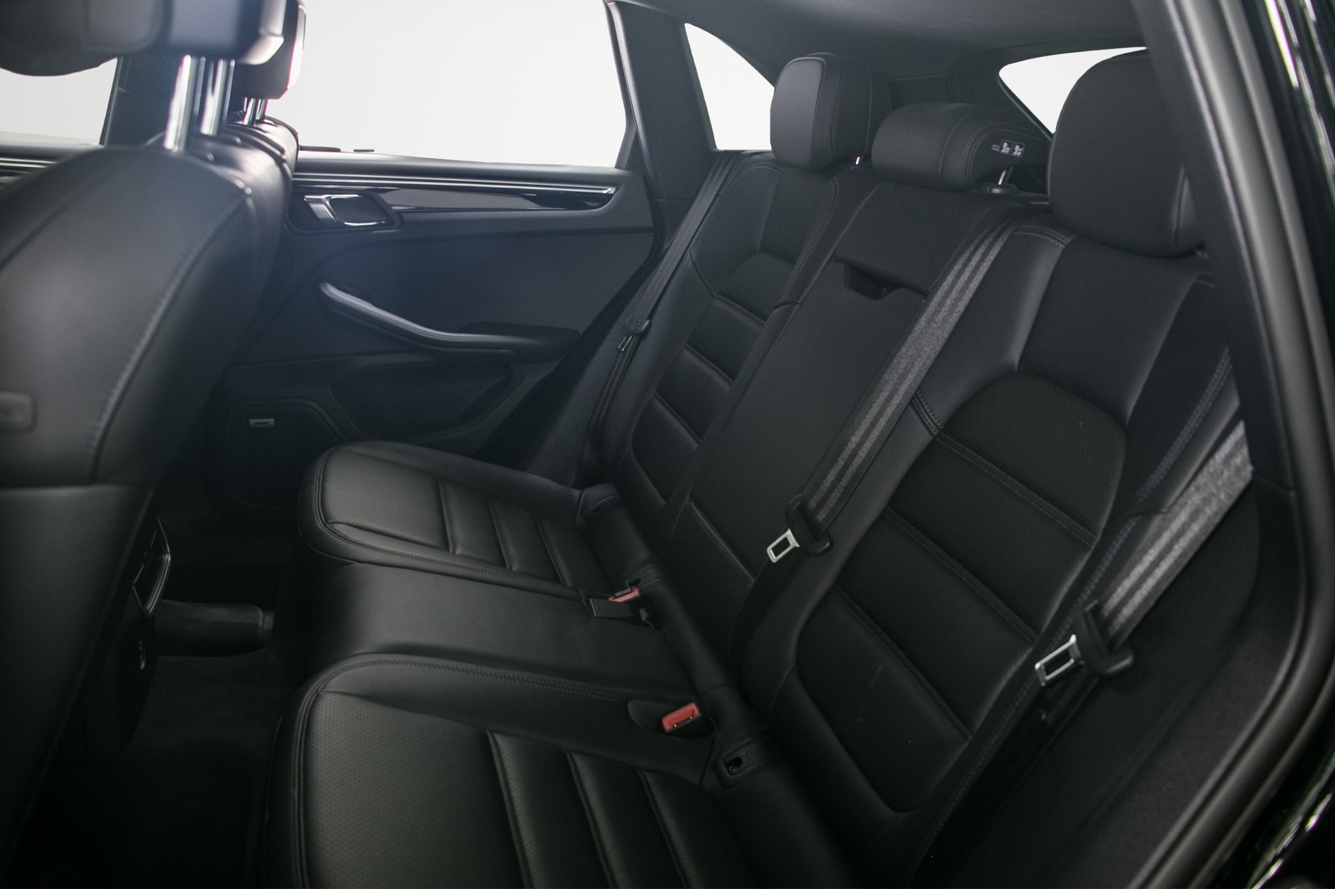 PORSCHE Macan S PDK-image-11
