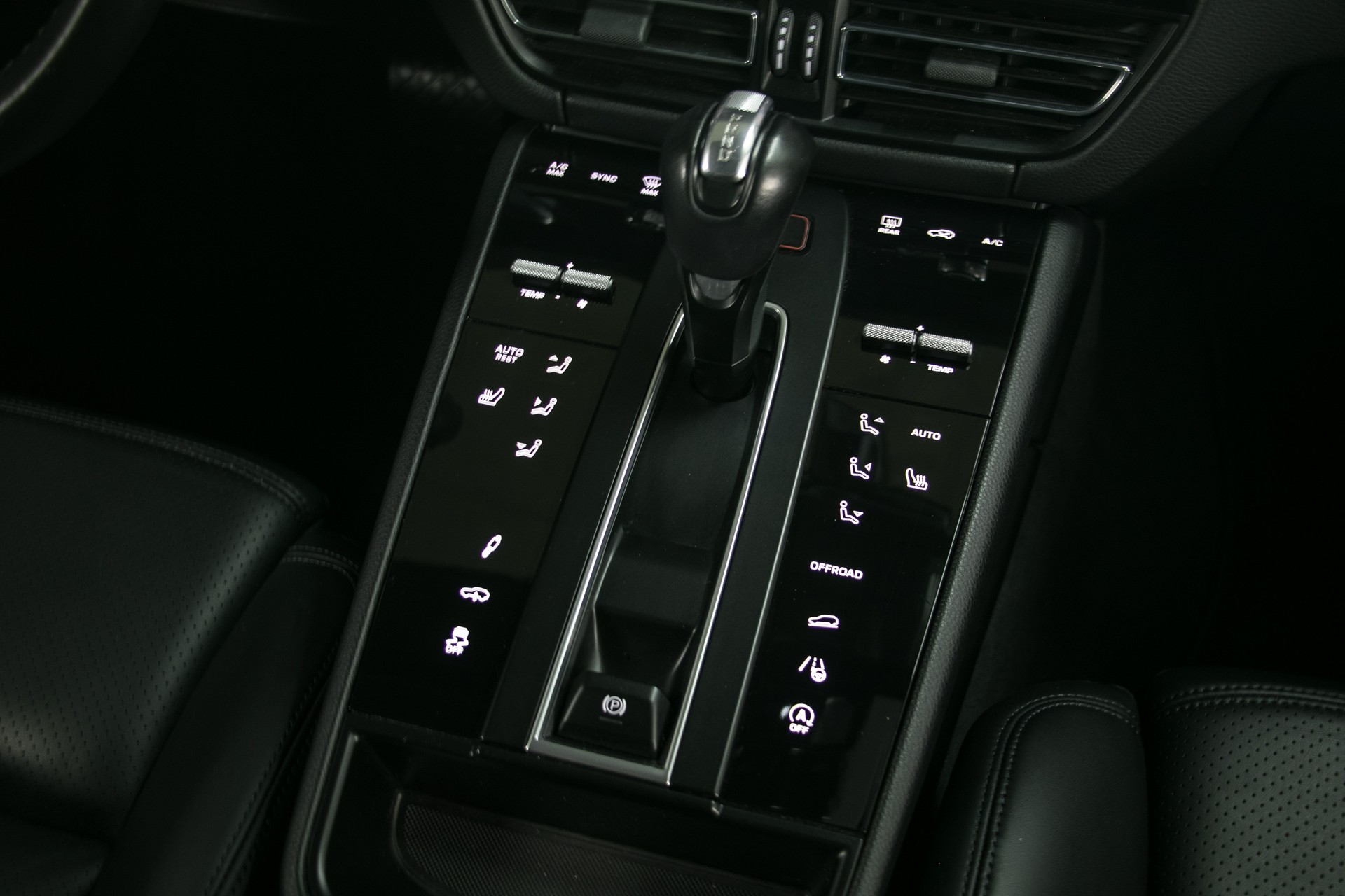 PORSCHE Macan S PDK-image-5