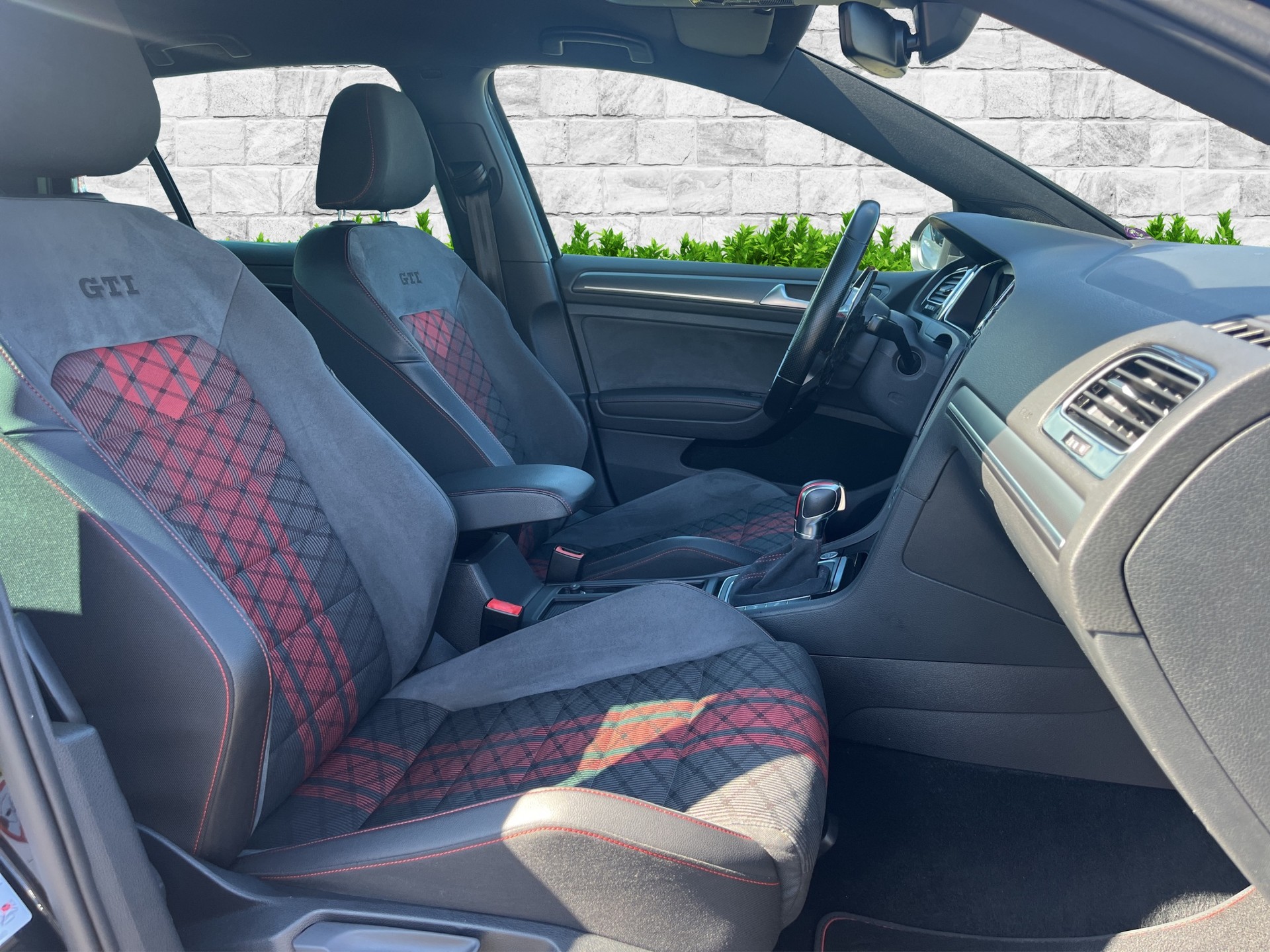 VW Golf 2.0 TSI GTI TCR DSG-image-15