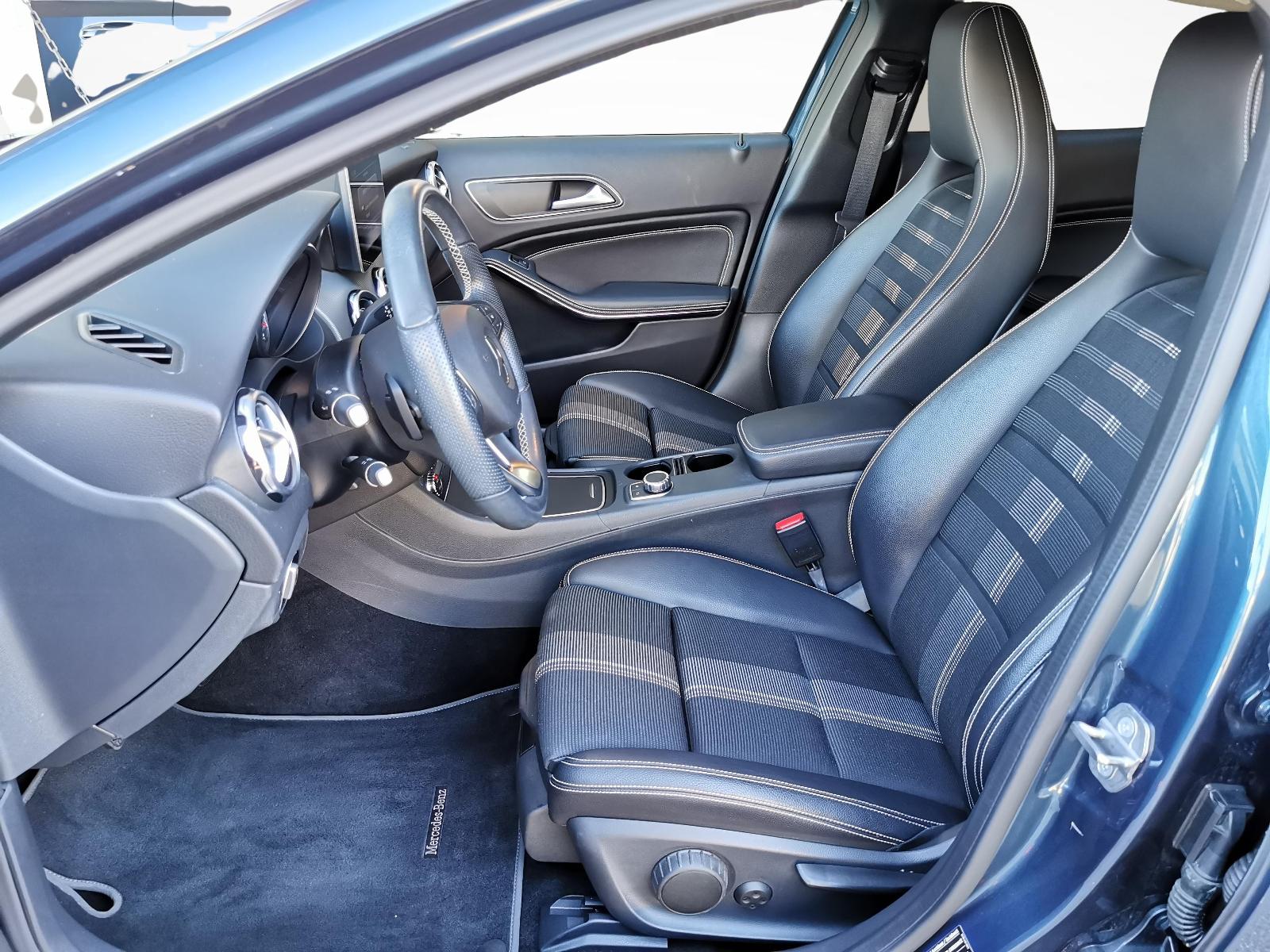 MERCEDES-BENZ GLA-Klasse X156 GLA 200 Night Star-image-1
