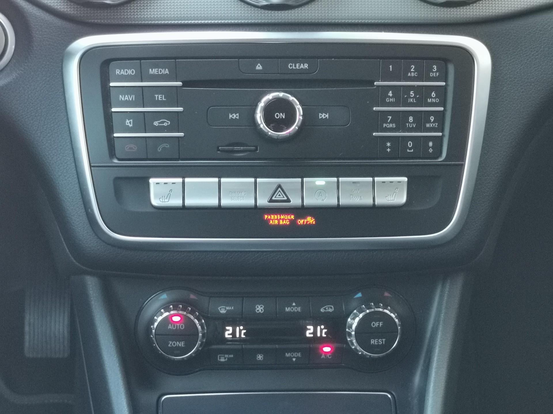 MERCEDES-BENZ GLA-Klasse X156 GLA 200 Night Star-image-13