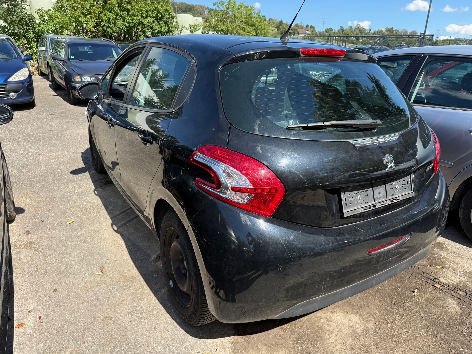 PEUGEOT 208 1.2 VTI Active-image-4
