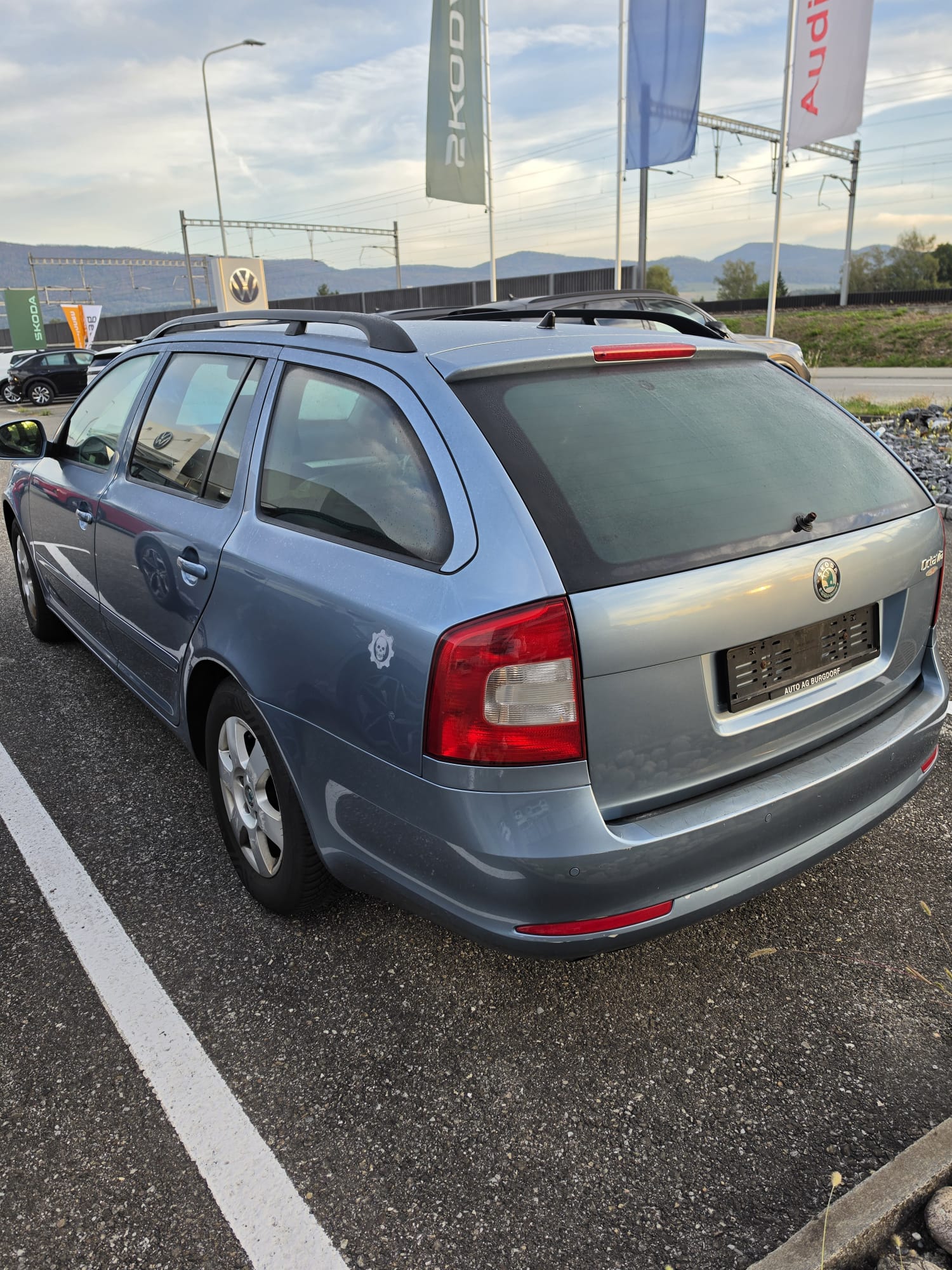 SKODA 1.4 TSI Ambiente-image-1