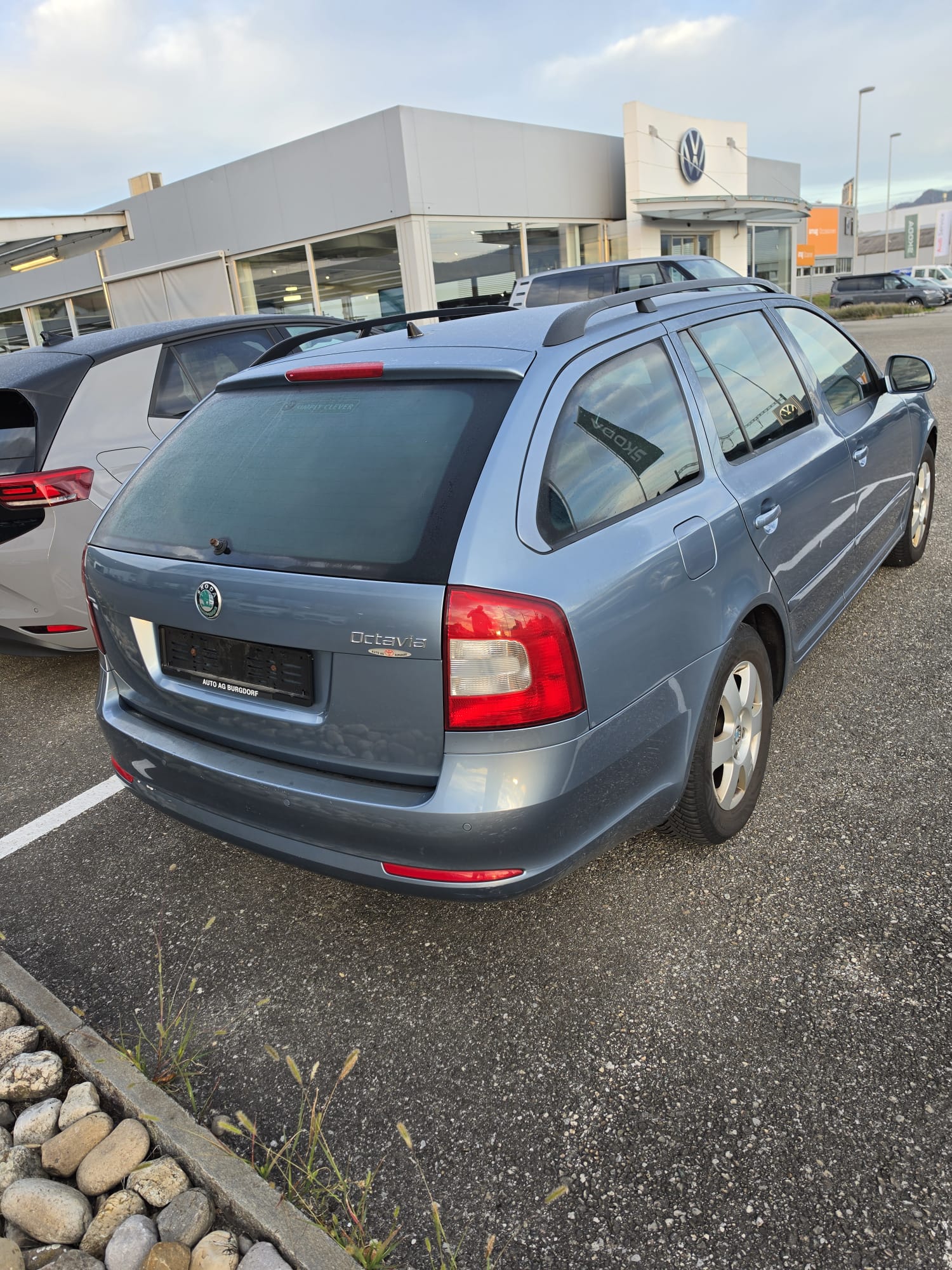 SKODA 1.4 TSI Ambiente-image-2