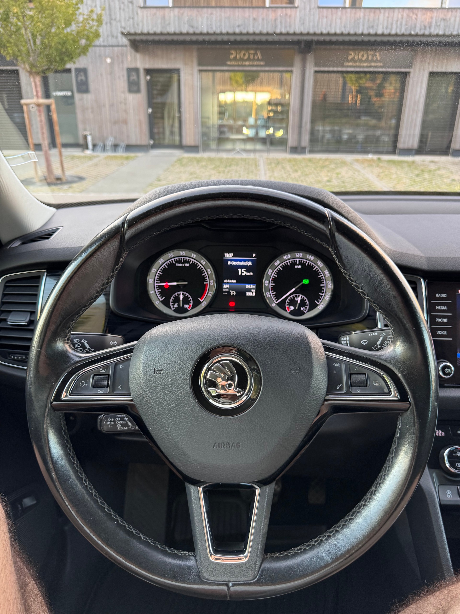SKODA Kodiaq 2.0 TDI CR Style4x4 DSG-image-9