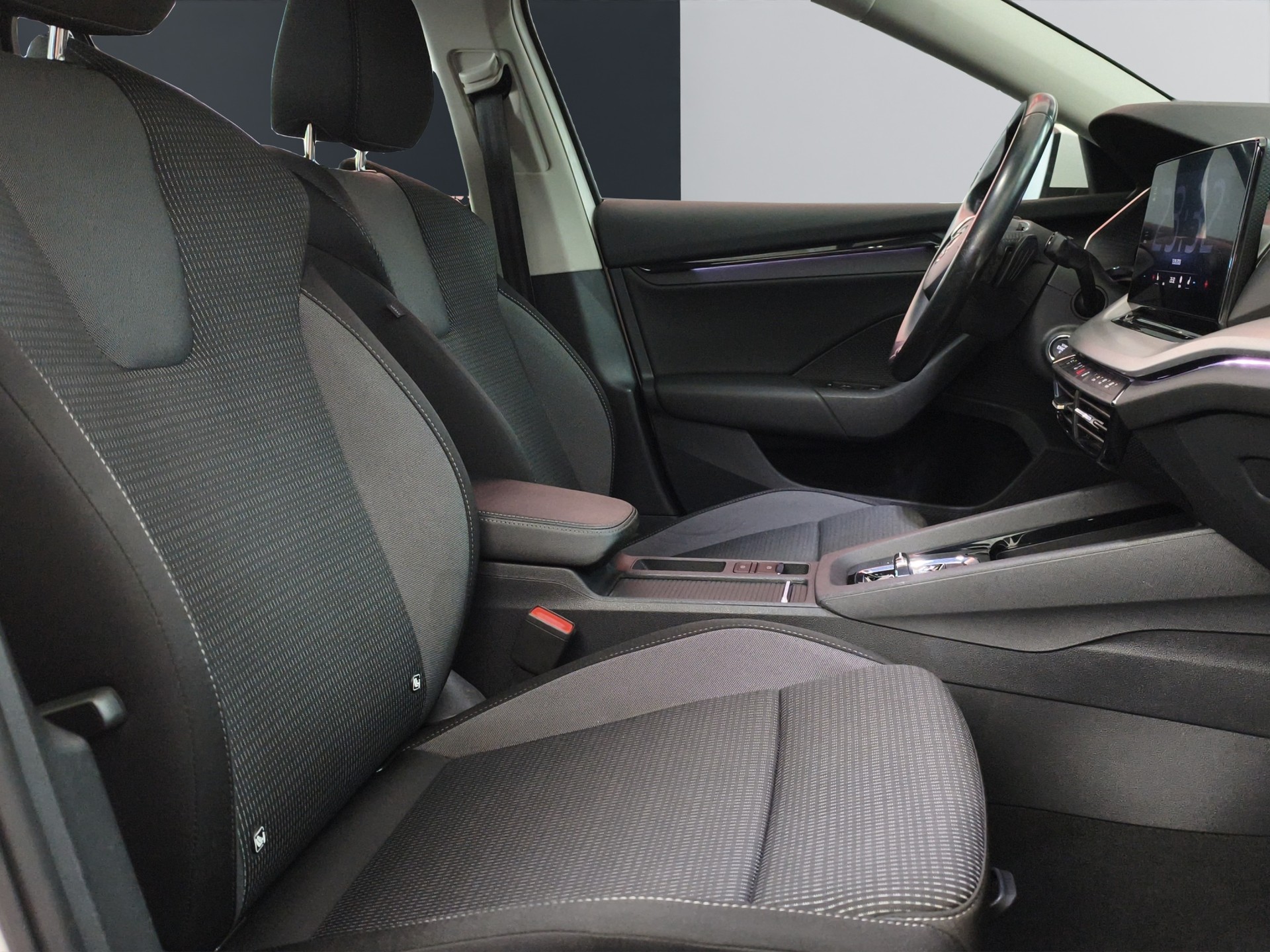 SKODA Octavia Combi 2.0 TDI DSG Ambition 4x4-image-9