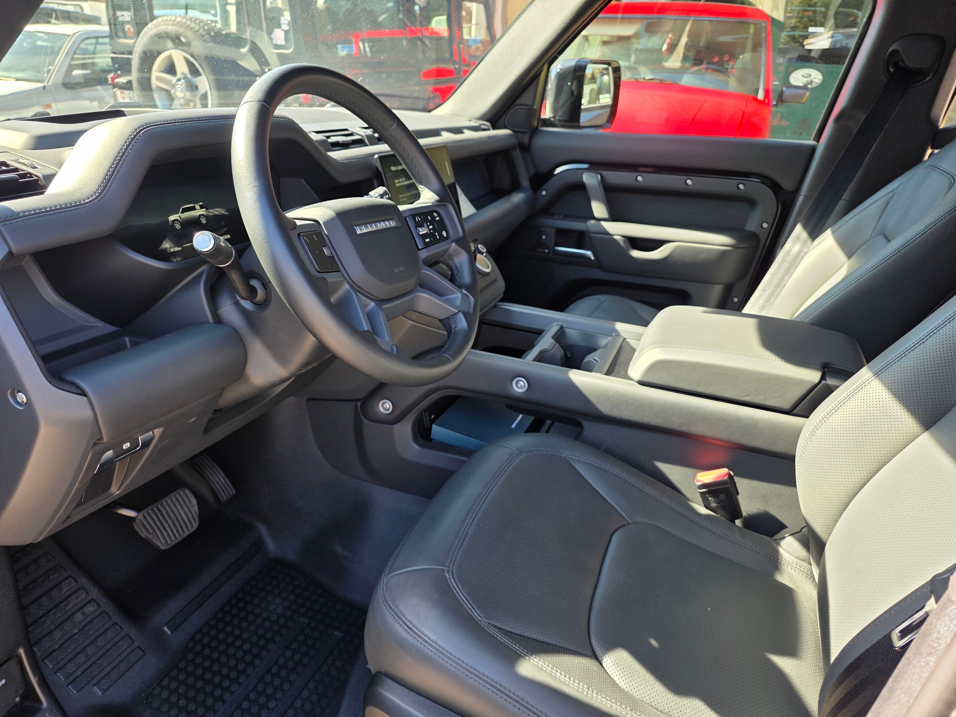 LAND ROVER Defender 110 3.0 D I6 300 X-Dynamic HSE AWD AT8-image-7