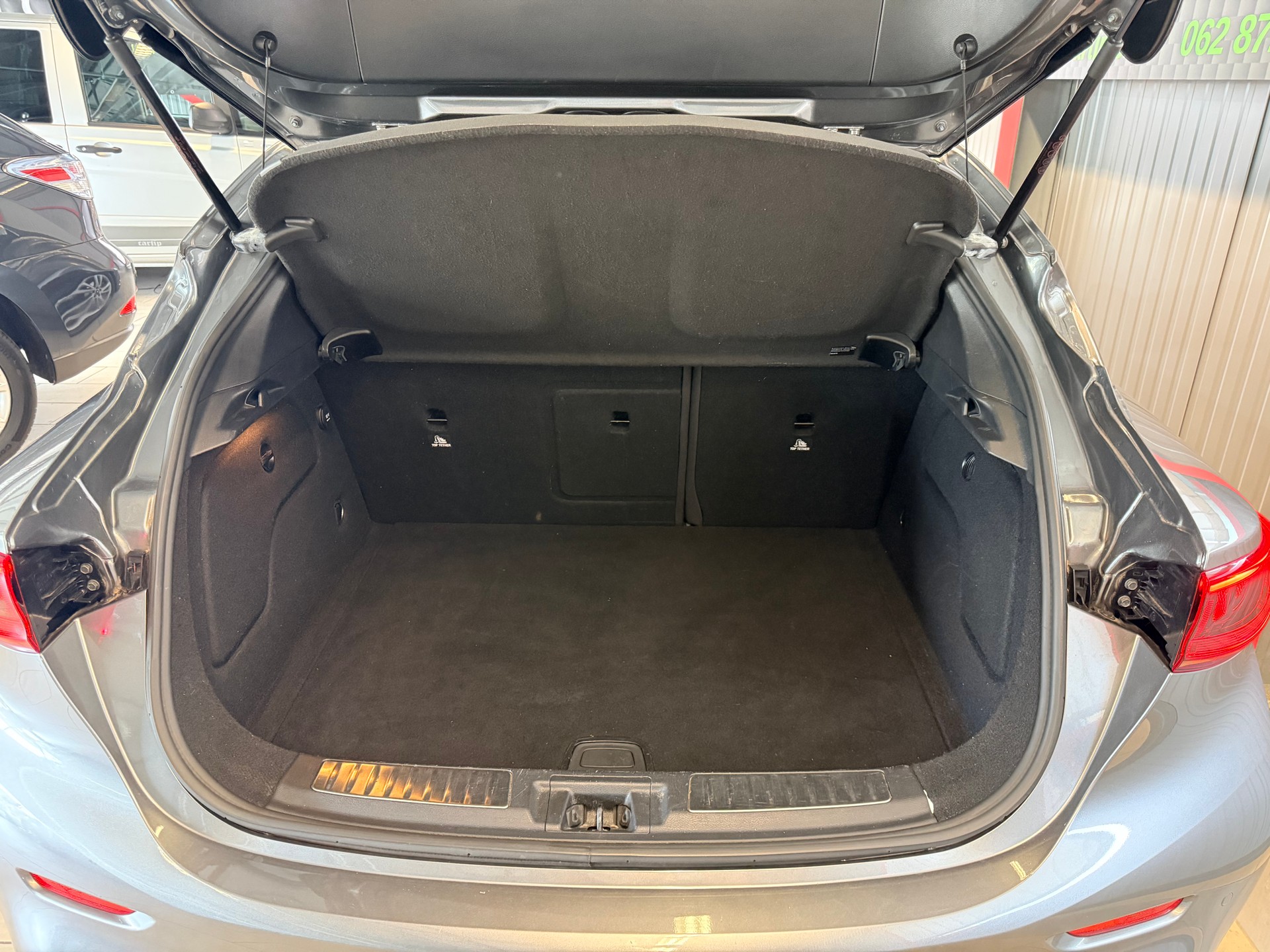 INFINITI Q30 1.5d Premium FWD DCT-image-15