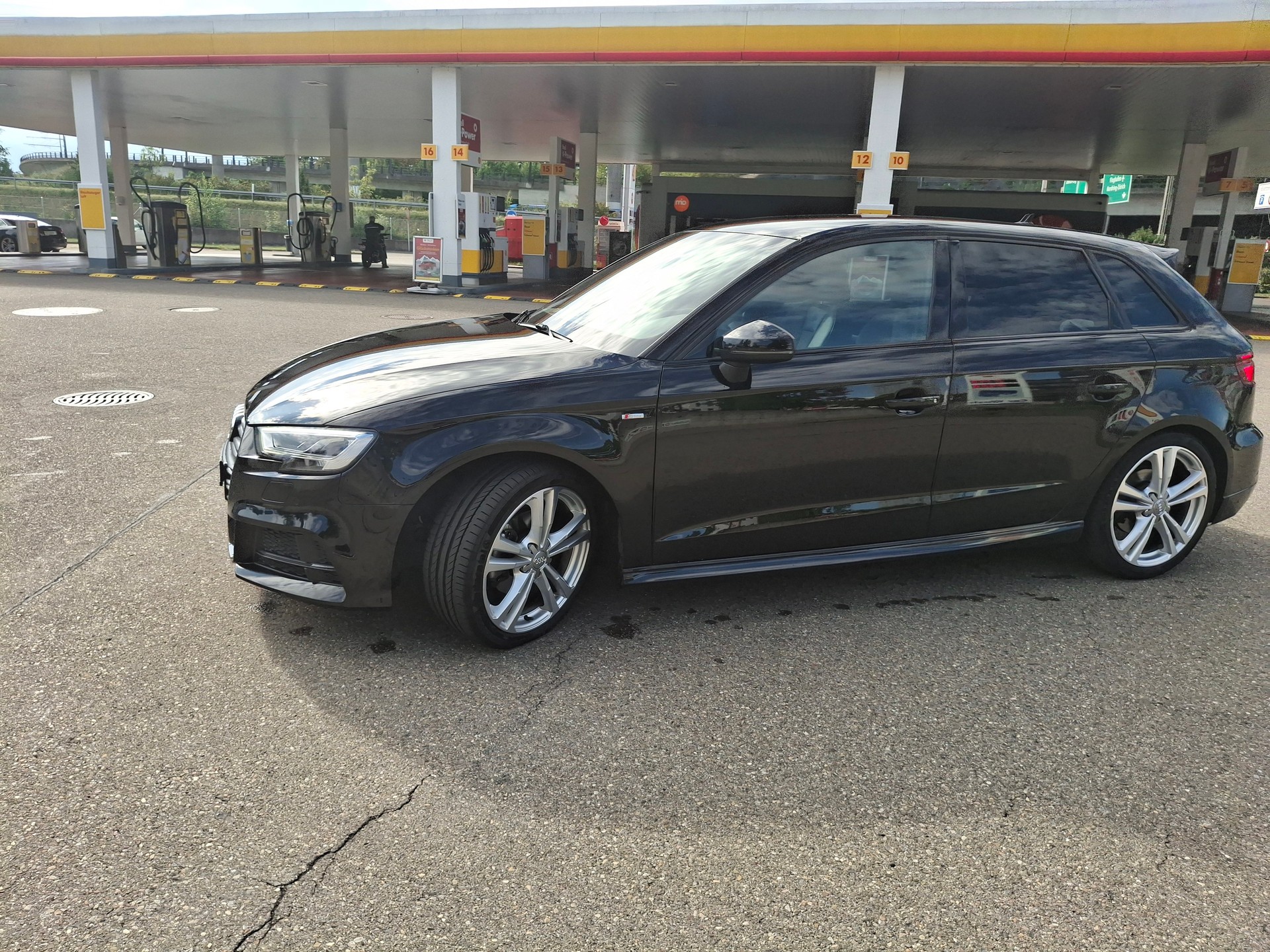 AUDI A3 Sportback 35 TFSI Sport S-tronic-image-4