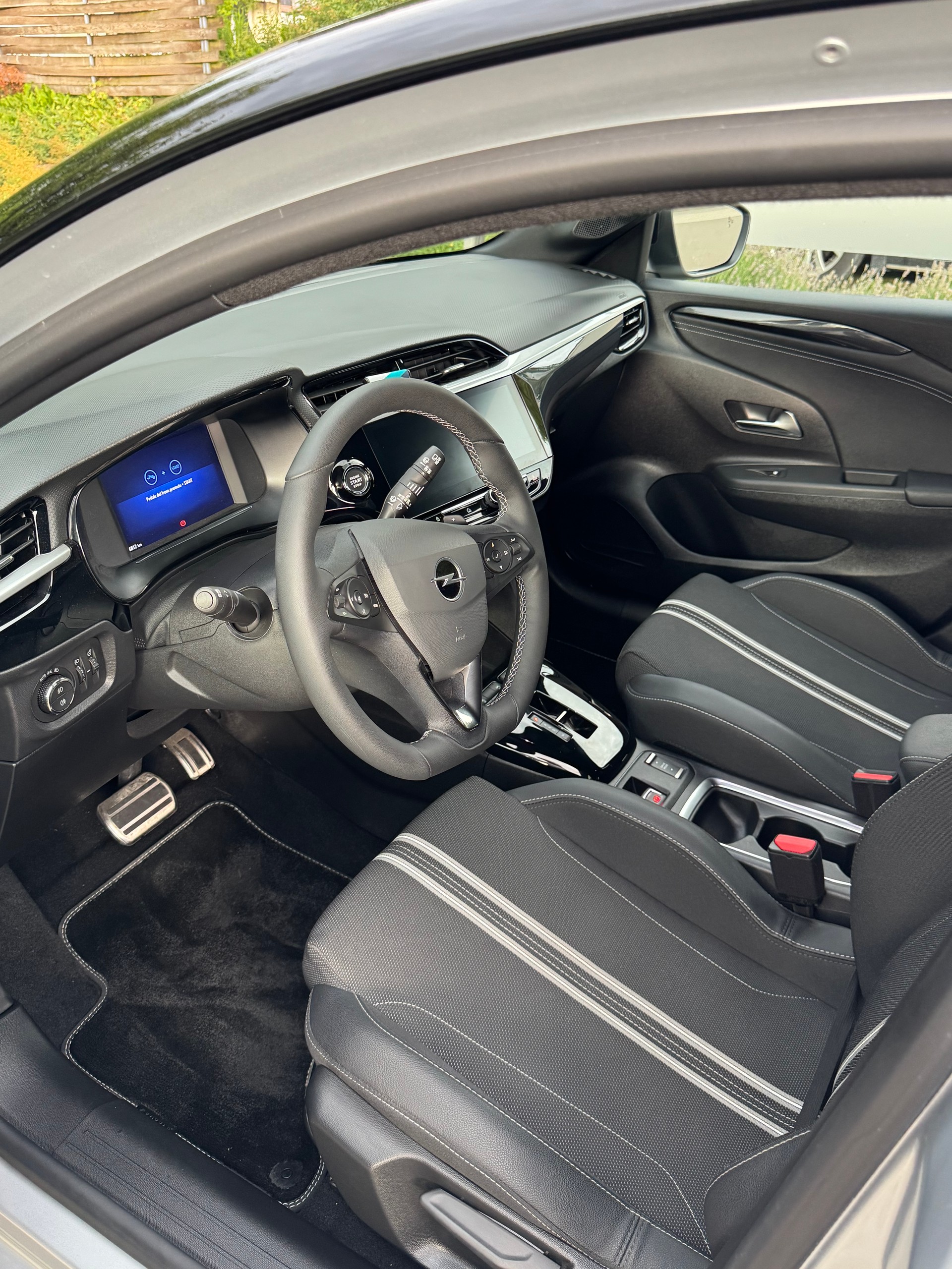 OPEL 1.2 T GS Hybrid-image-4