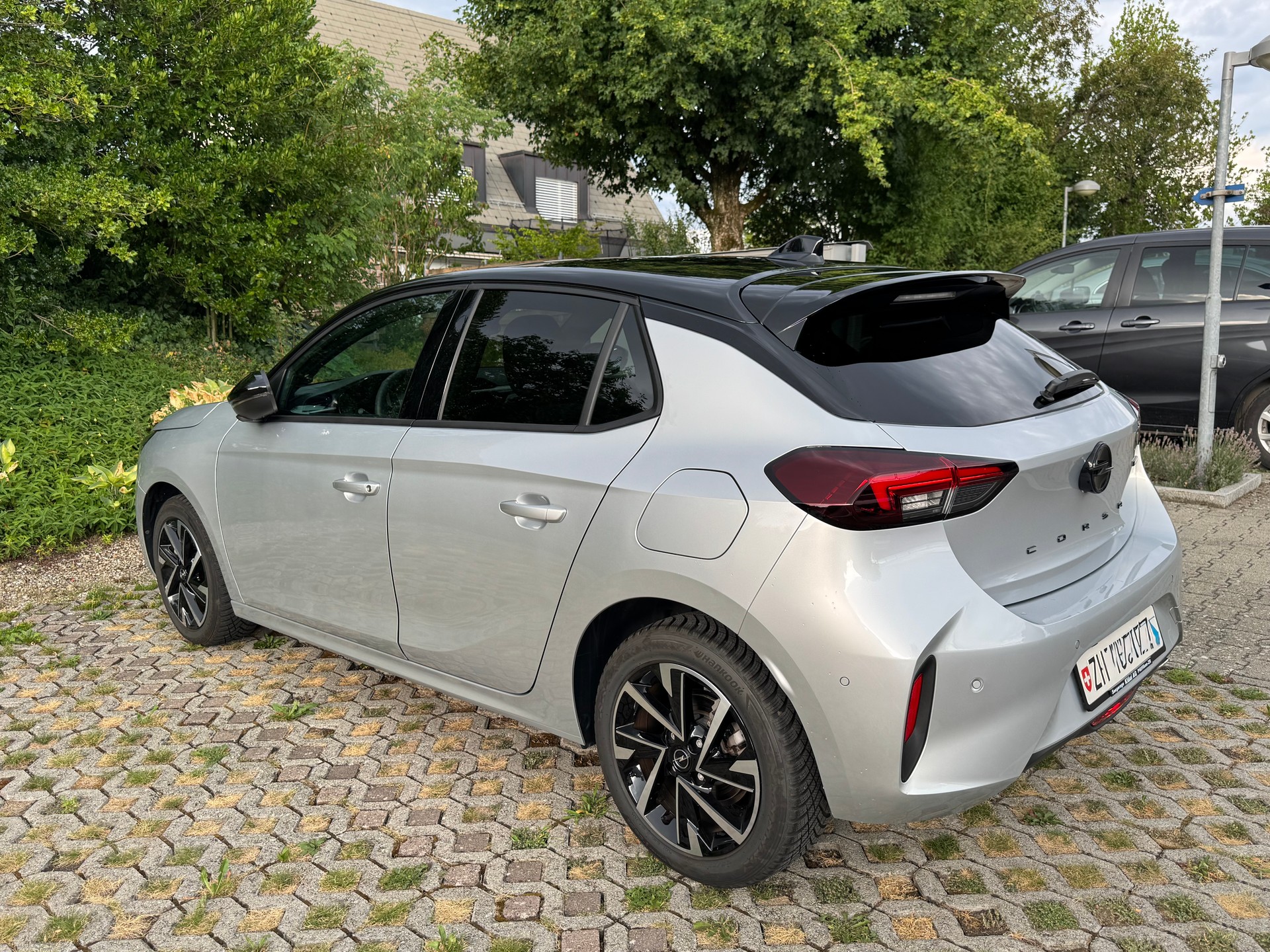 OPEL 1.2 T GS Hybrid-image-3