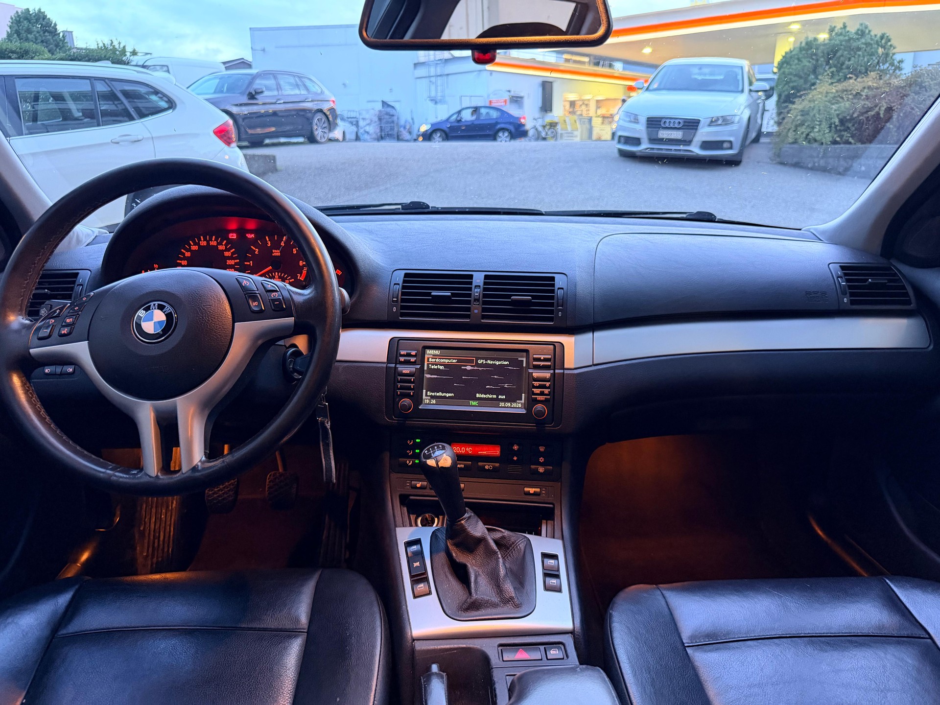BMW 325xi-image-3