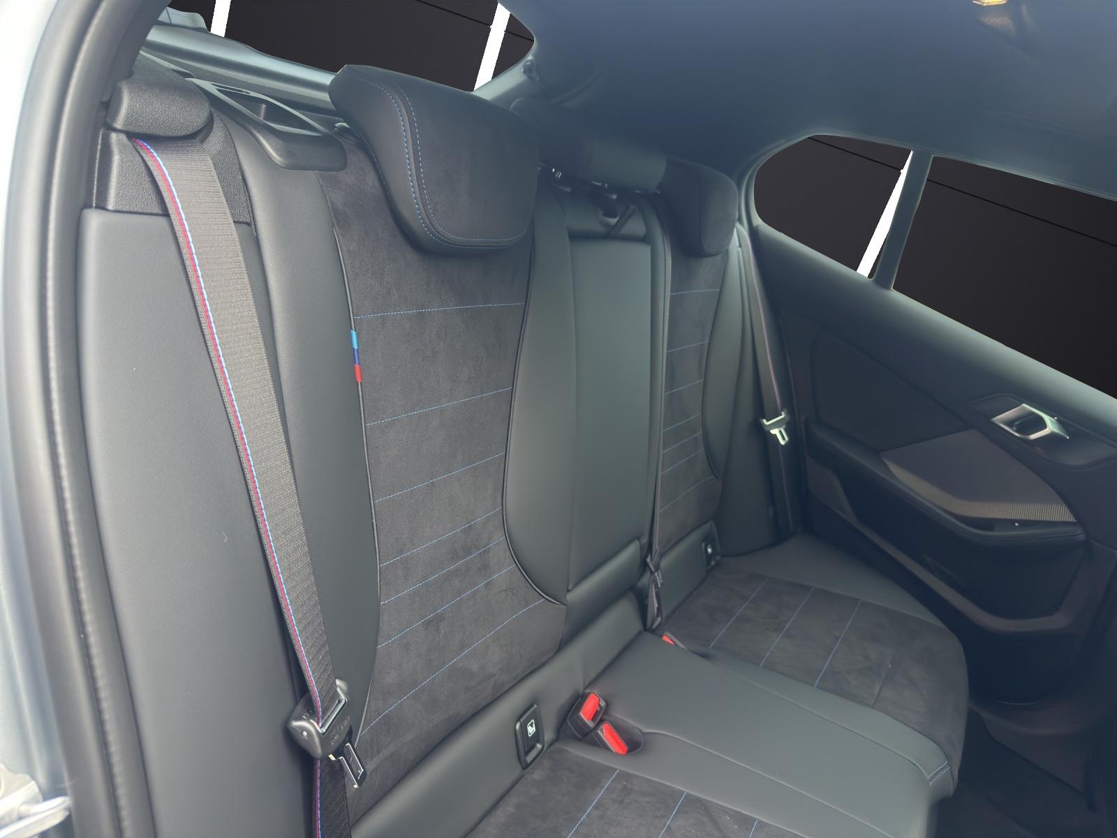 BMW 1er Reihe F70 M135i xDrive-image-12