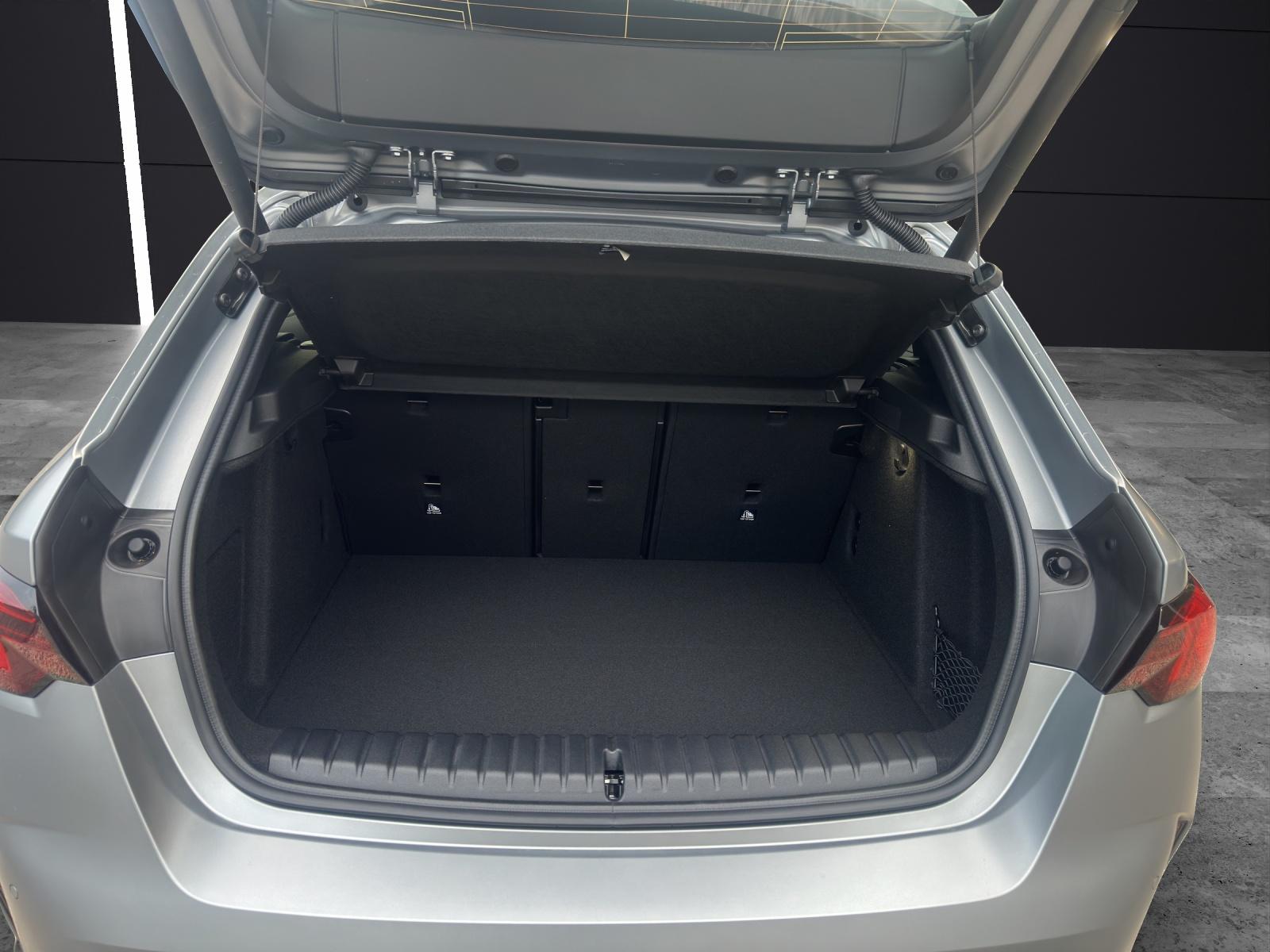 BMW 1er Reihe F70 M135i xDrive-image-19