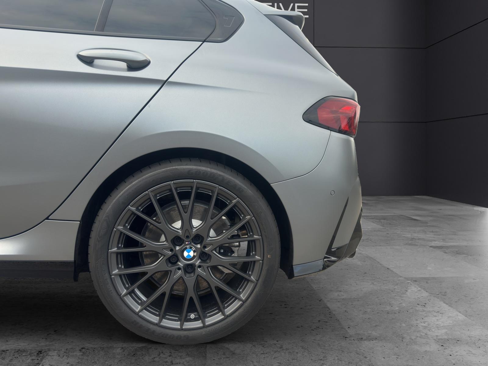 BMW 1er Reihe F70 M135i xDrive-image-18