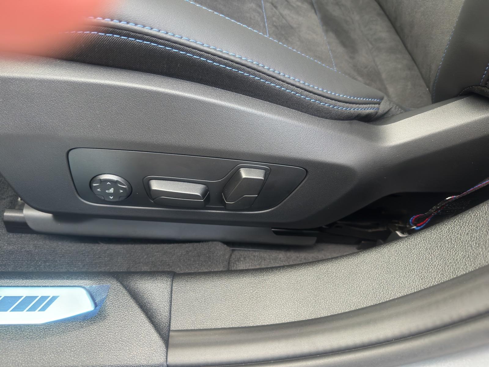 BMW 1er Reihe F70 M135i xDrive-image-14
