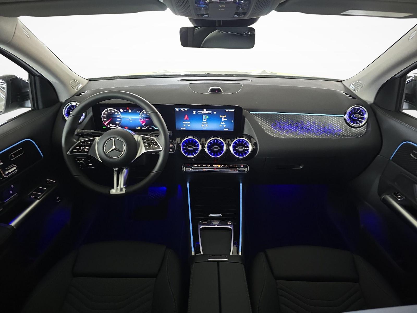 MERCEDES-BENZ GLA 250 4MATIC Swiss Star AMG Line-image-8