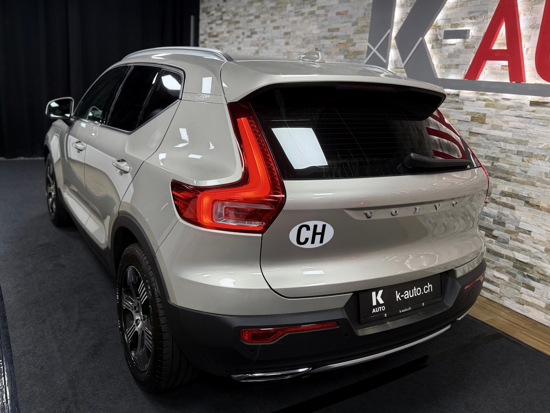 VOLVO XC40 T4 AWD Inscription Geartronic-image-2