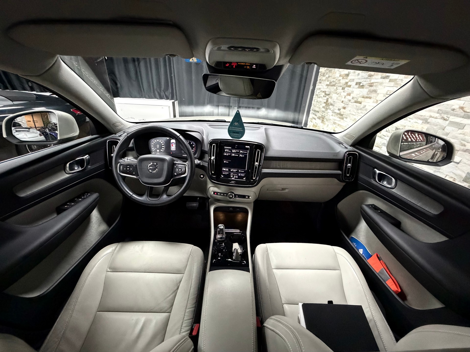 VOLVO XC40 T4 AWD Inscription Geartronic-image-24