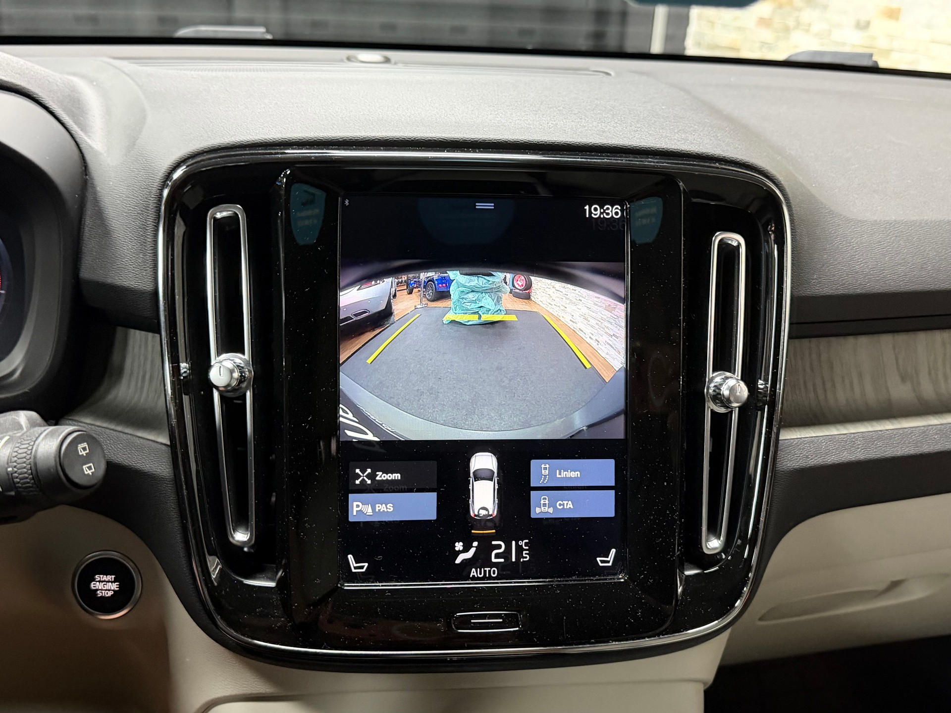 VOLVO XC40 T4 AWD Inscription Geartronic-image-17