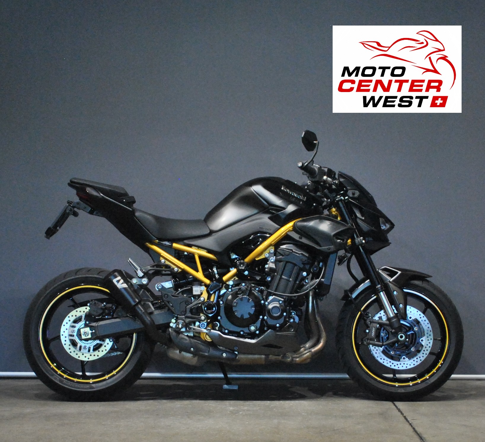 KAWASAKI Z 900 (35kW)-showroom-element-1