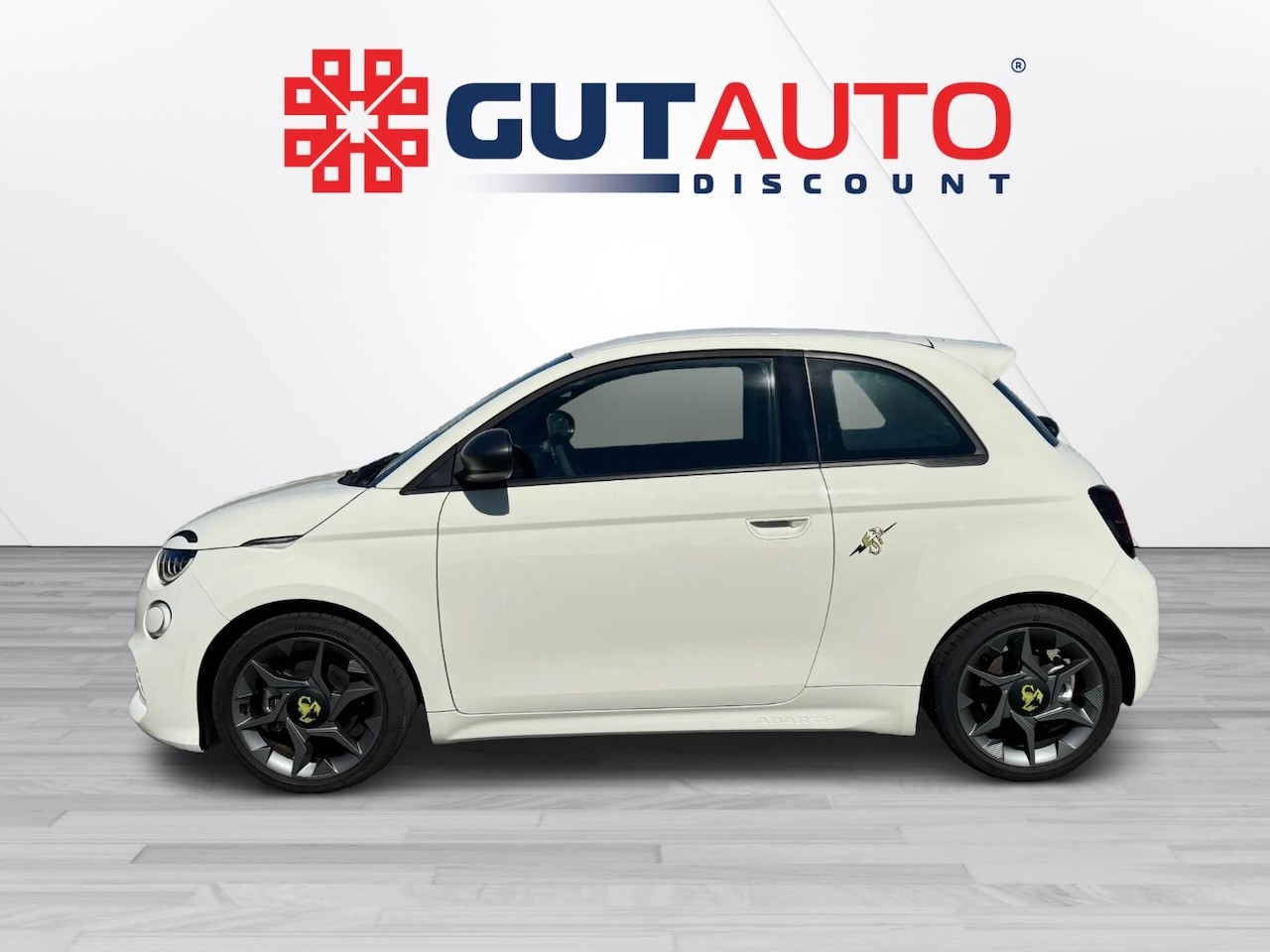 FIAT Abarth 500e-image-1
