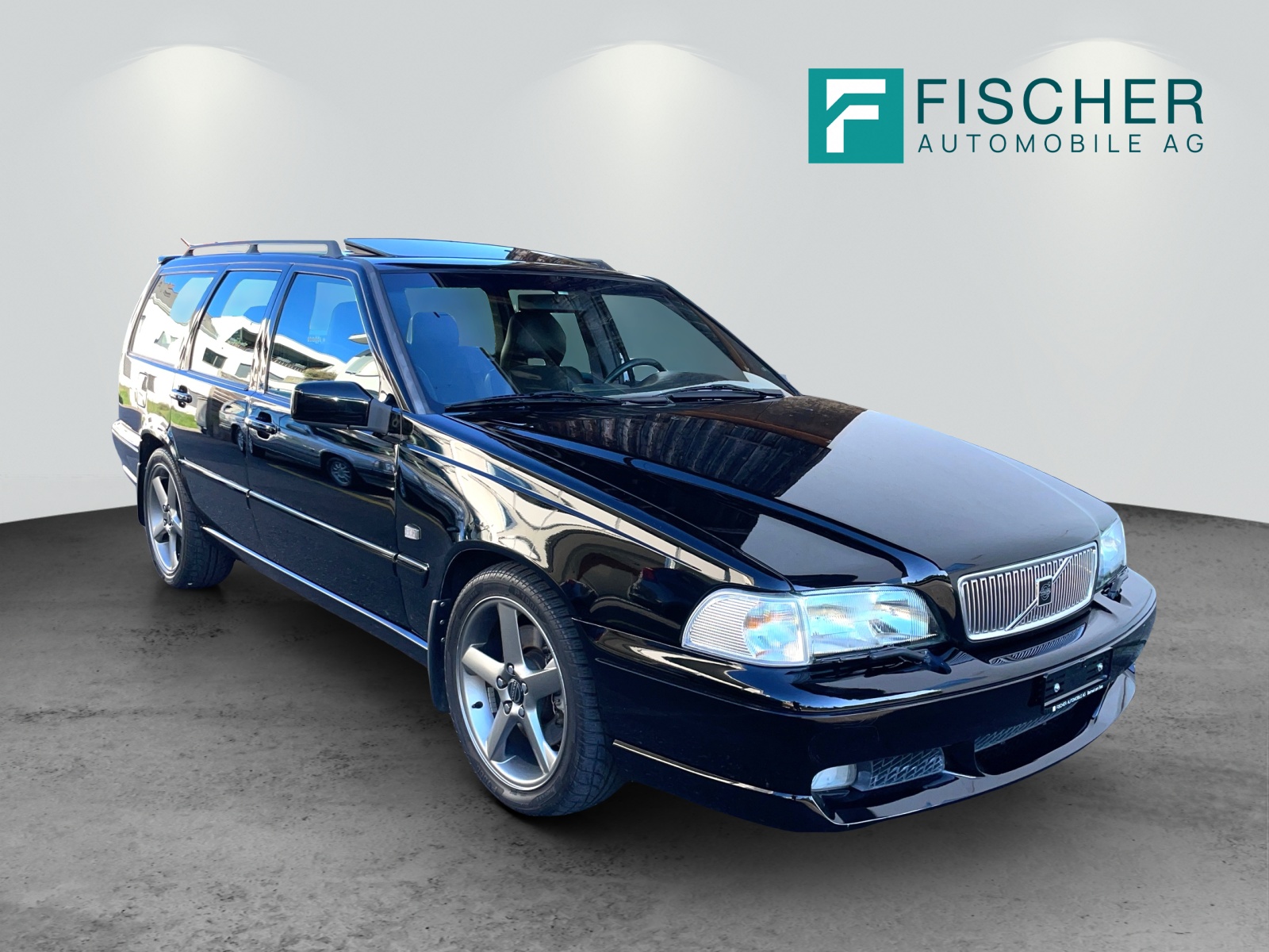 VOLVO V70 R AWD-image-0