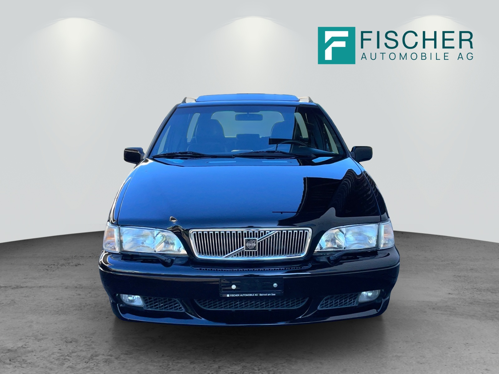 VOLVO V70 R AWD-image-2