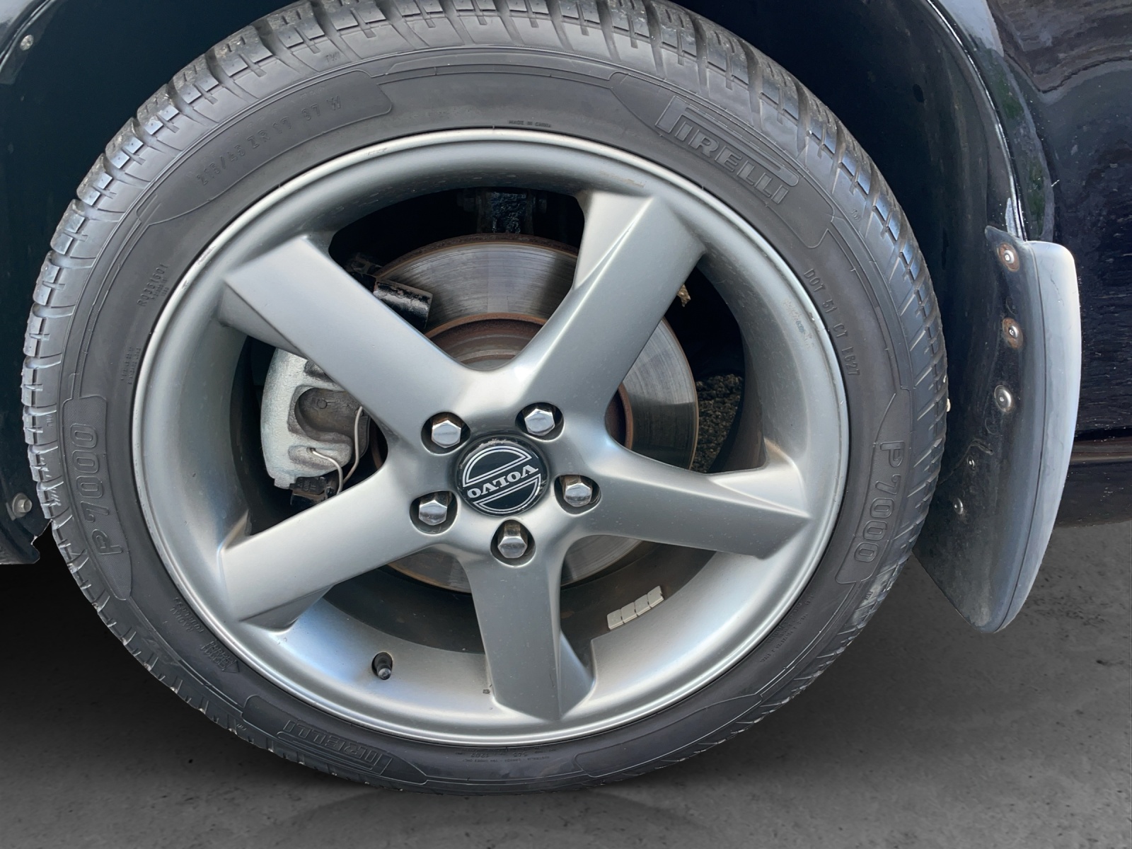 VOLVO V70 R AWD-image-14