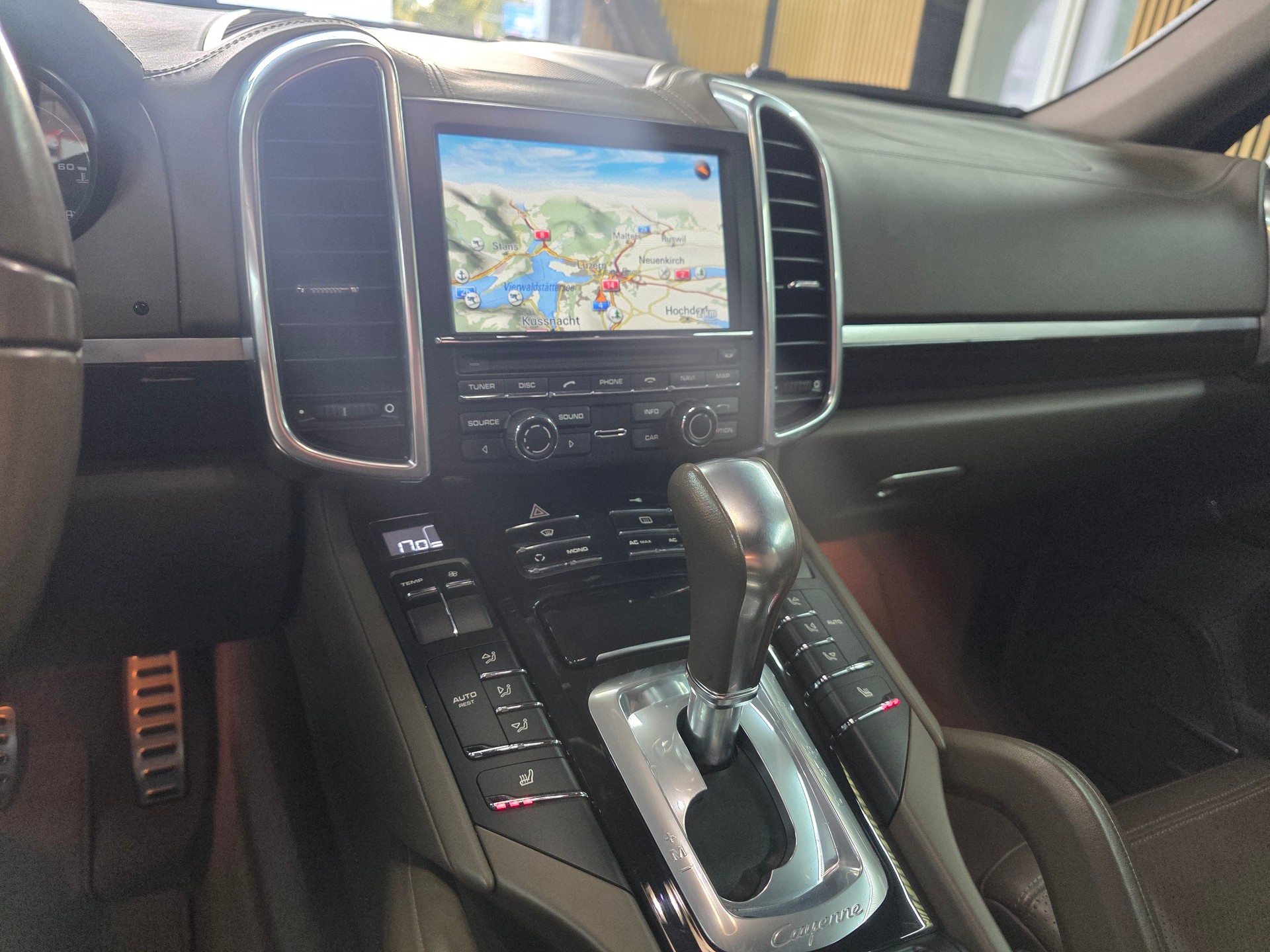 PORSCHE Cayenne S-image-12