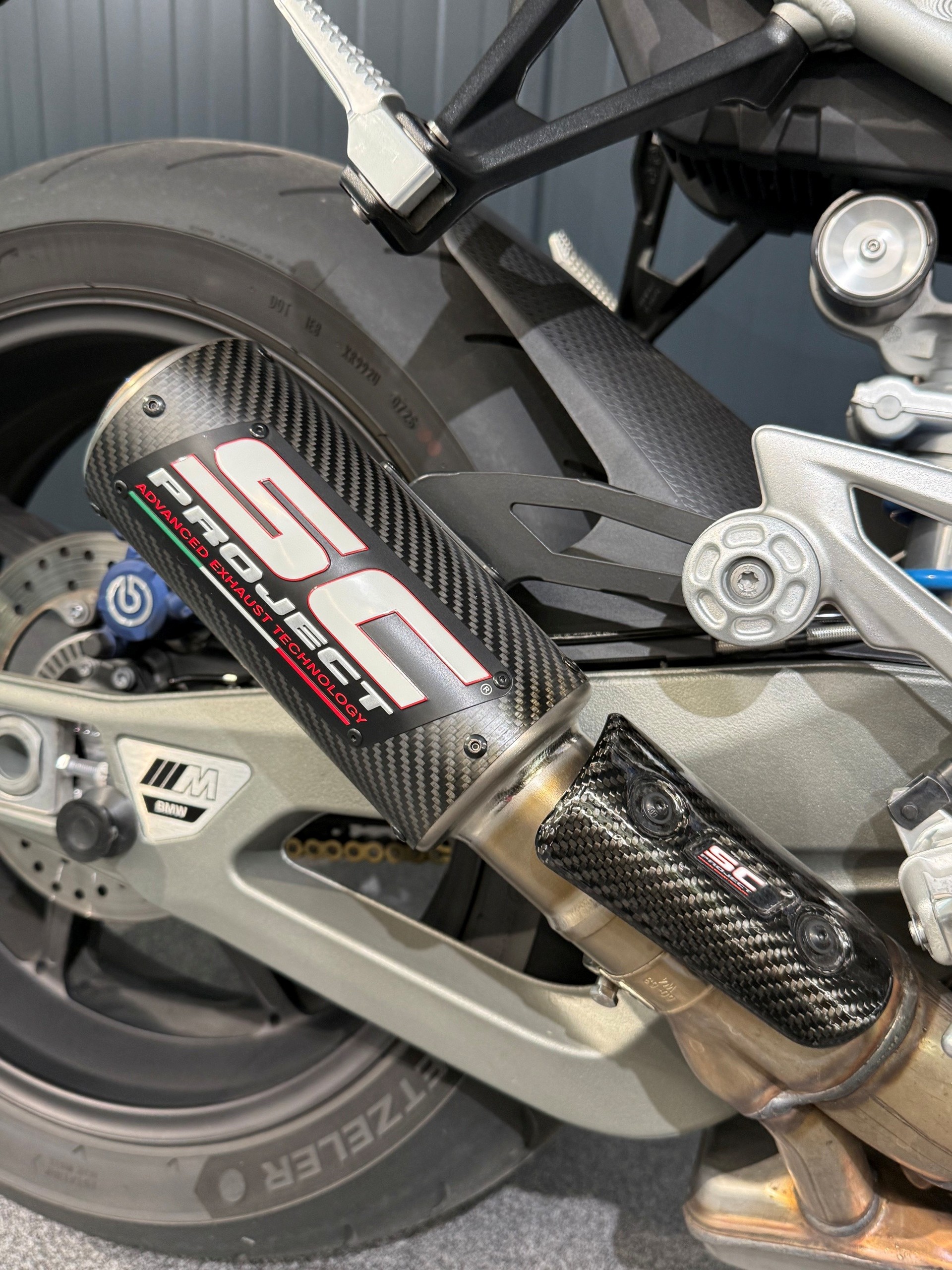 BMW M 1000 R - Inklusive Service-Paket 3 Jahre / 30'000km!-showroom-element-3
